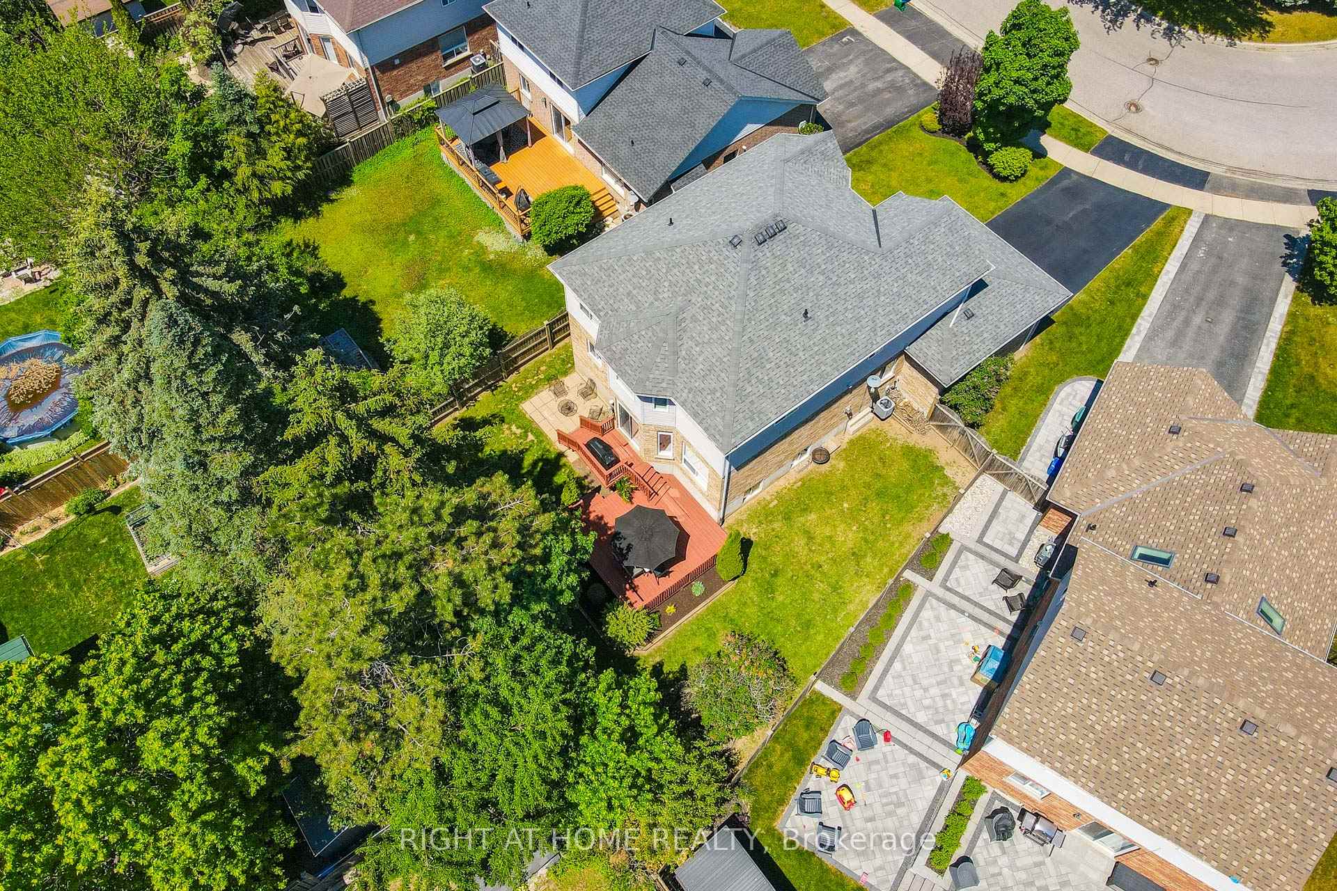 Photo 31 of 72 Beardmore Crescent, Halton Hills, Acton — HOMEH