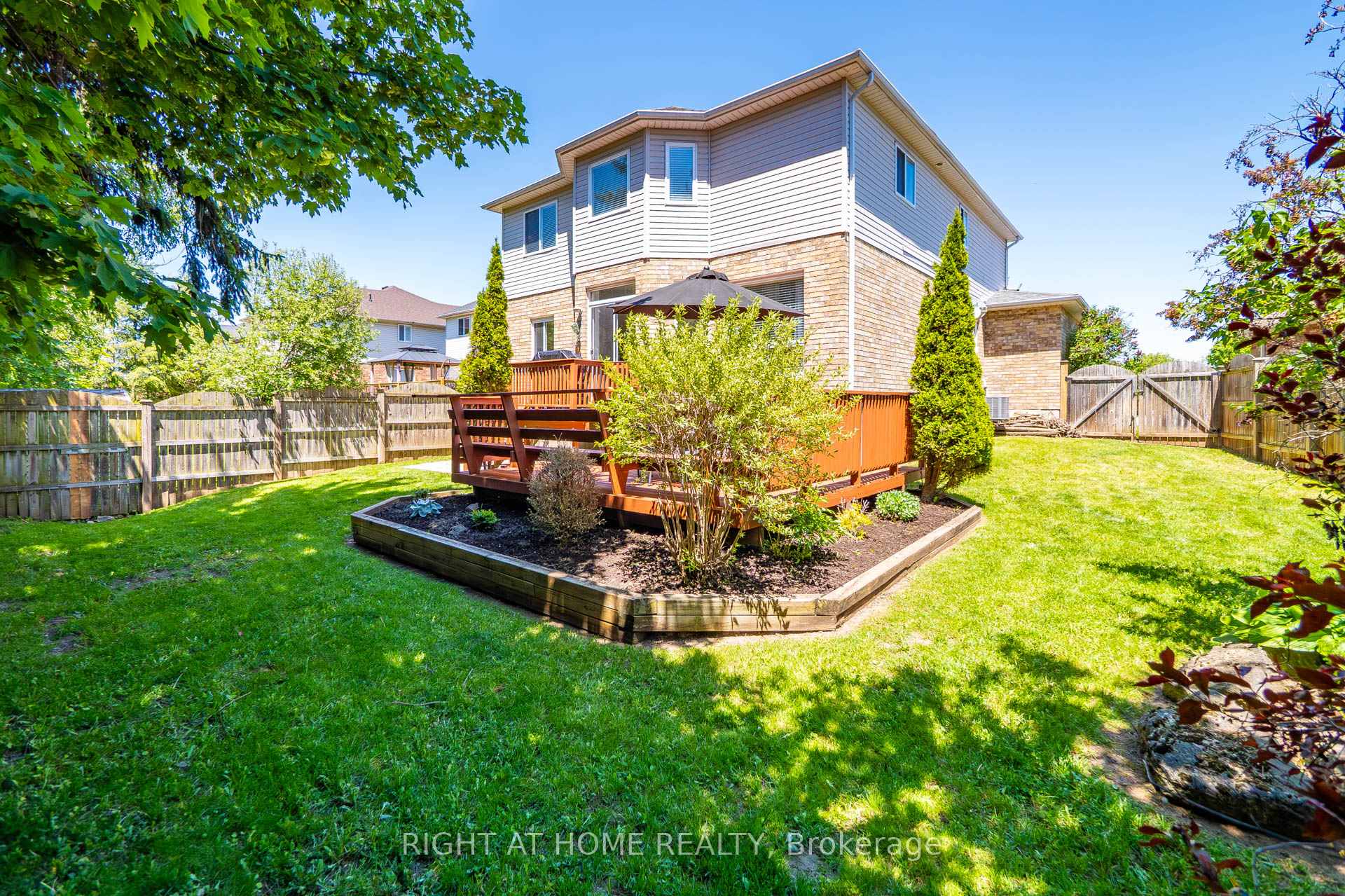 Photo 37 of 72 Beardmore Crescent, Halton Hills, Acton — HOMEH
