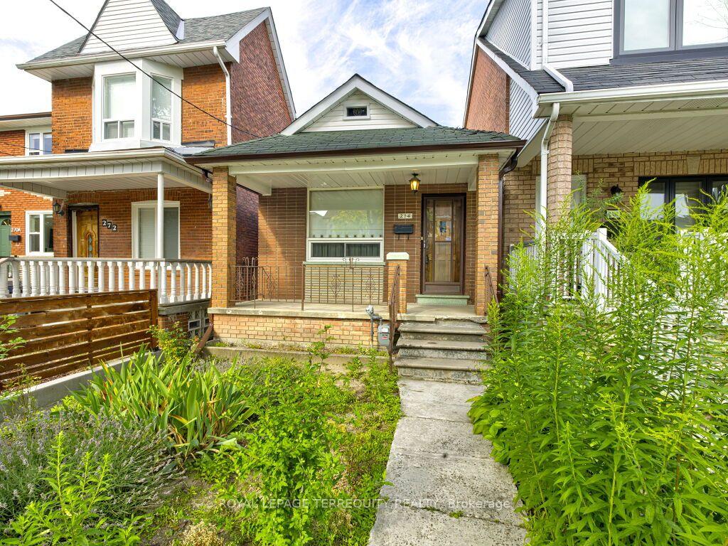 Photo 2 of 274 Harvie Avenue, Toronto, Caledonia-Fairbank — HOMEH