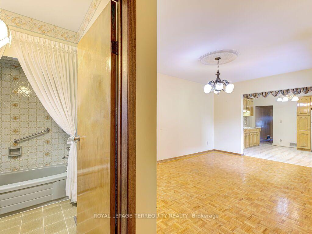 Photo 27 of 274 Harvie Avenue, Toronto, Caledonia-Fairbank — HOMEH