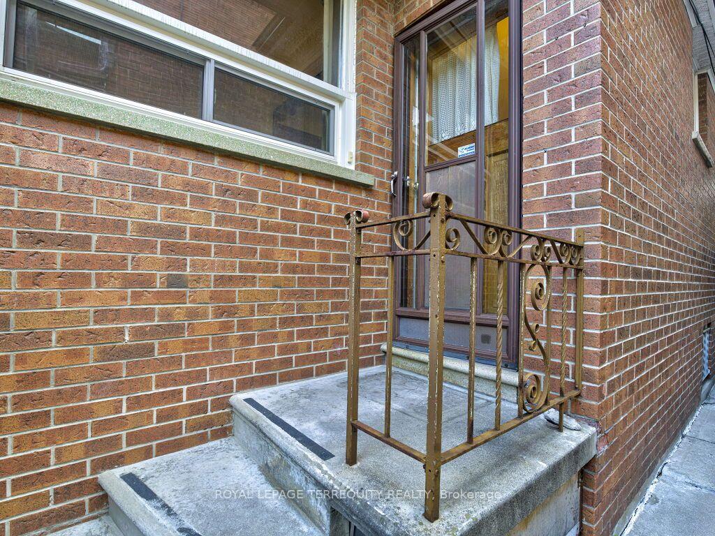 Photo 41 of 274 Harvie Avenue, Toronto, Caledonia-Fairbank — HOMEH