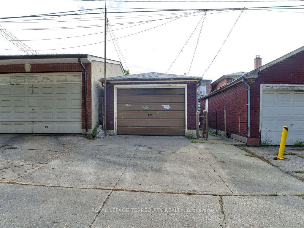 Photo 43 of 274 Harvie Avenue, Toronto, Caledonia-Fairbank — HOMEH