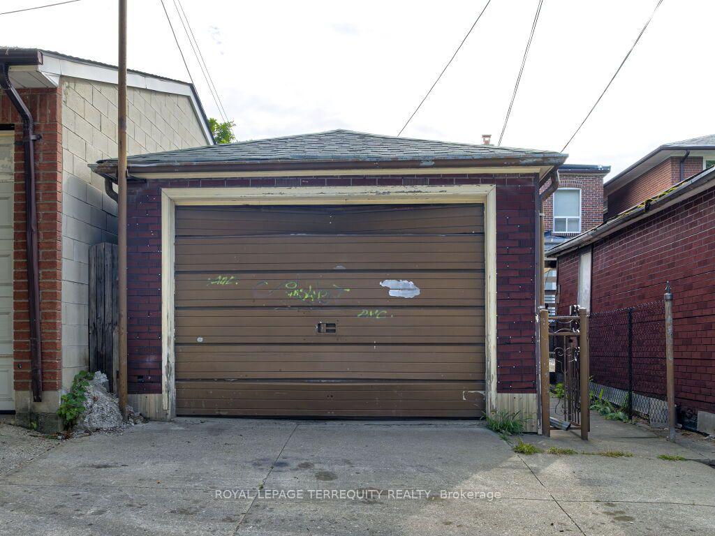 Photo 44 of 274 Harvie Avenue, Toronto, Caledonia-Fairbank — HOMEH