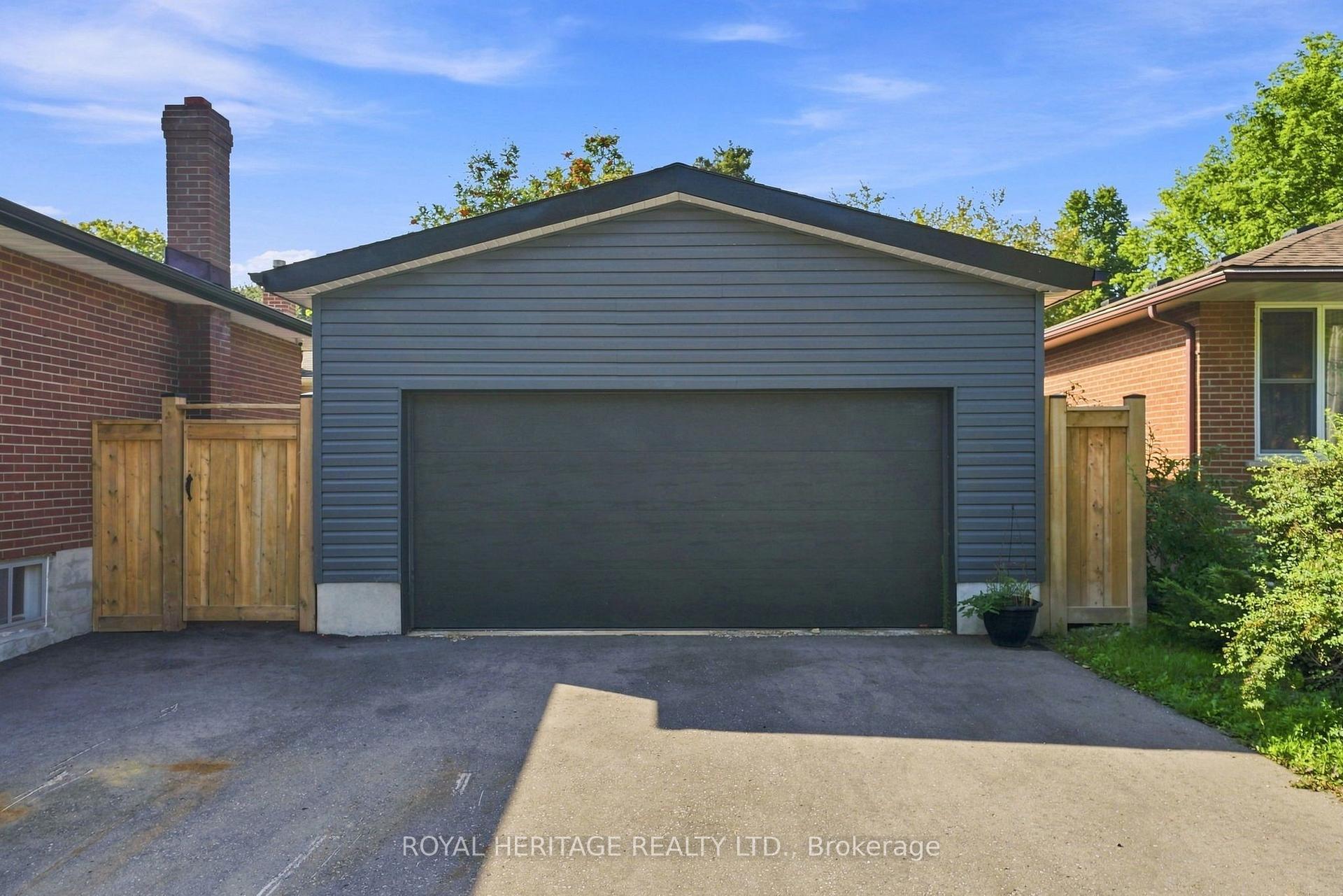 Photo 3 of 471 Rossland Road E, Oshawa, O'Neill — HOMEH