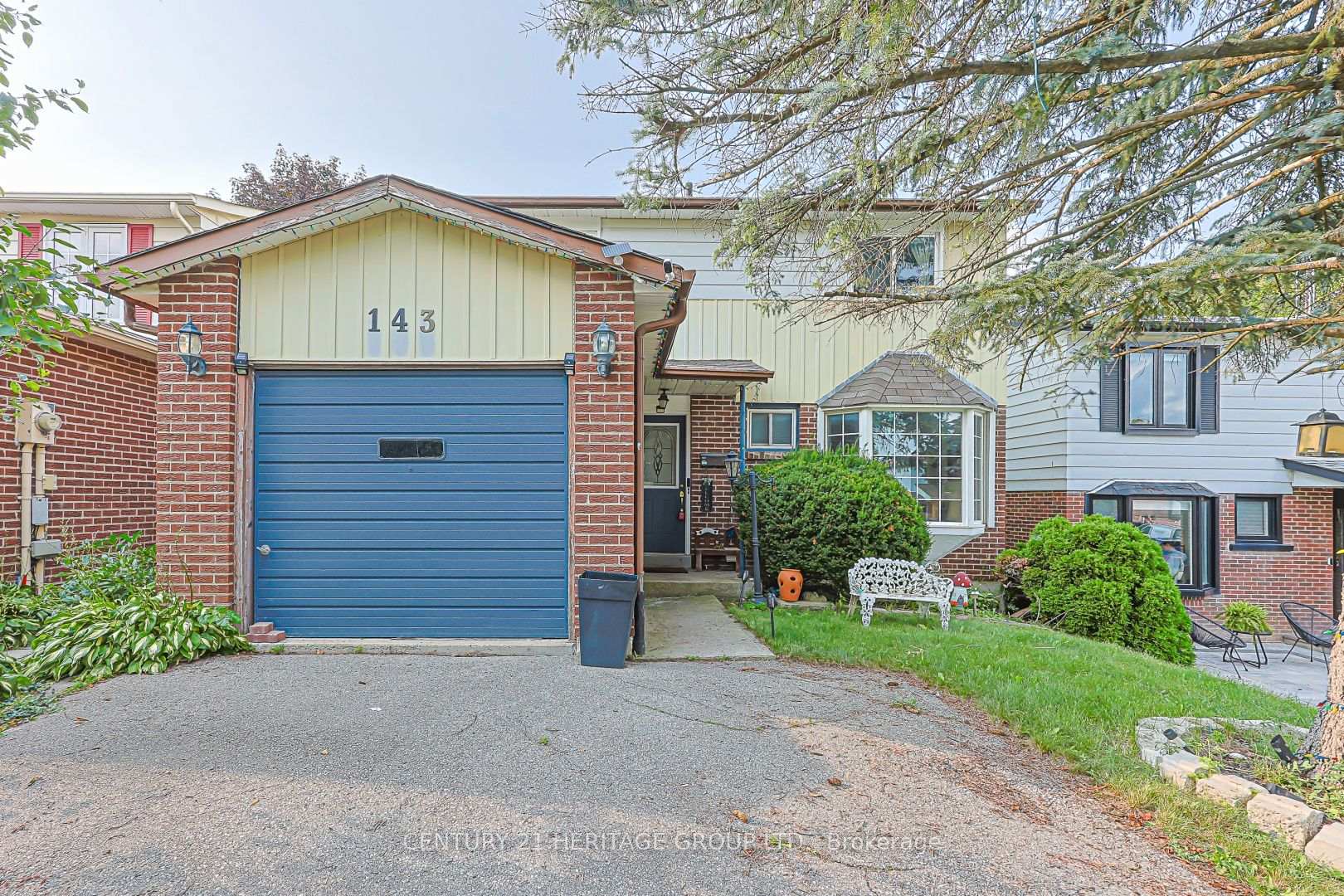 Photo 1 of 143 Thoms Crescent, Newmarket, Central Newmarket — HOMEH