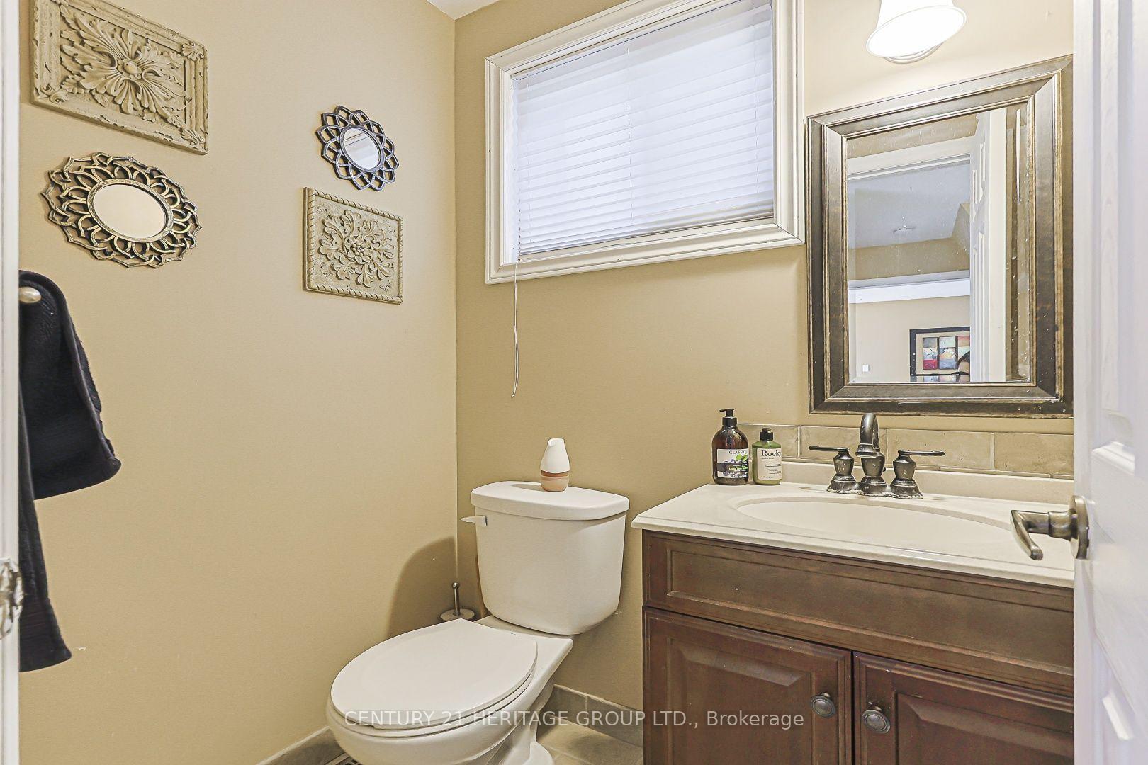 Photo 9 of 143 Thoms Crescent, Newmarket, Central Newmarket — HOMEH