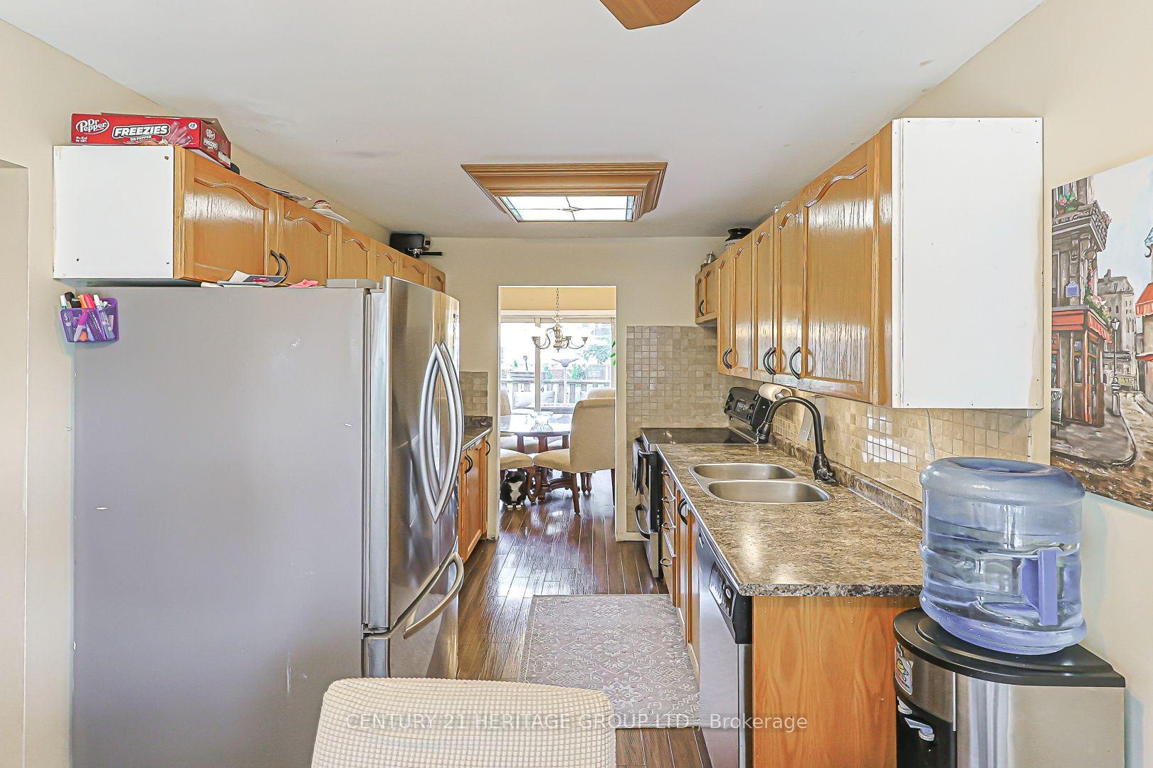 Photo 27 of 143 Thoms Crescent, Newmarket, Central Newmarket — HOMEH