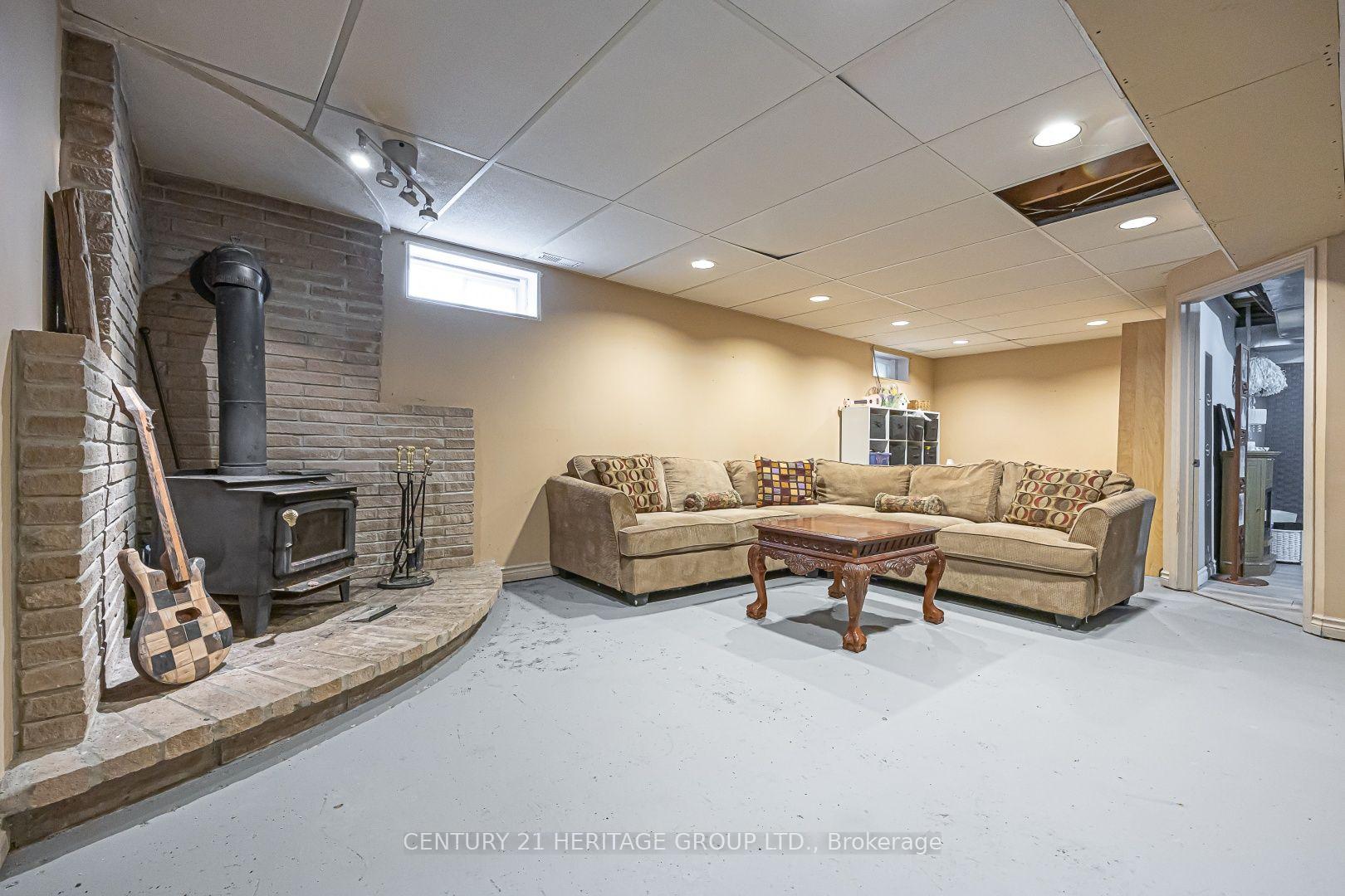 Photo 69 of 143 Thoms Crescent, Newmarket, Central Newmarket — HOMEH