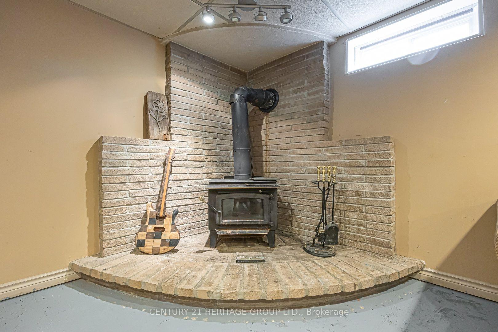Photo 71 of 143 Thoms Crescent, Newmarket, Central Newmarket — HOMEH