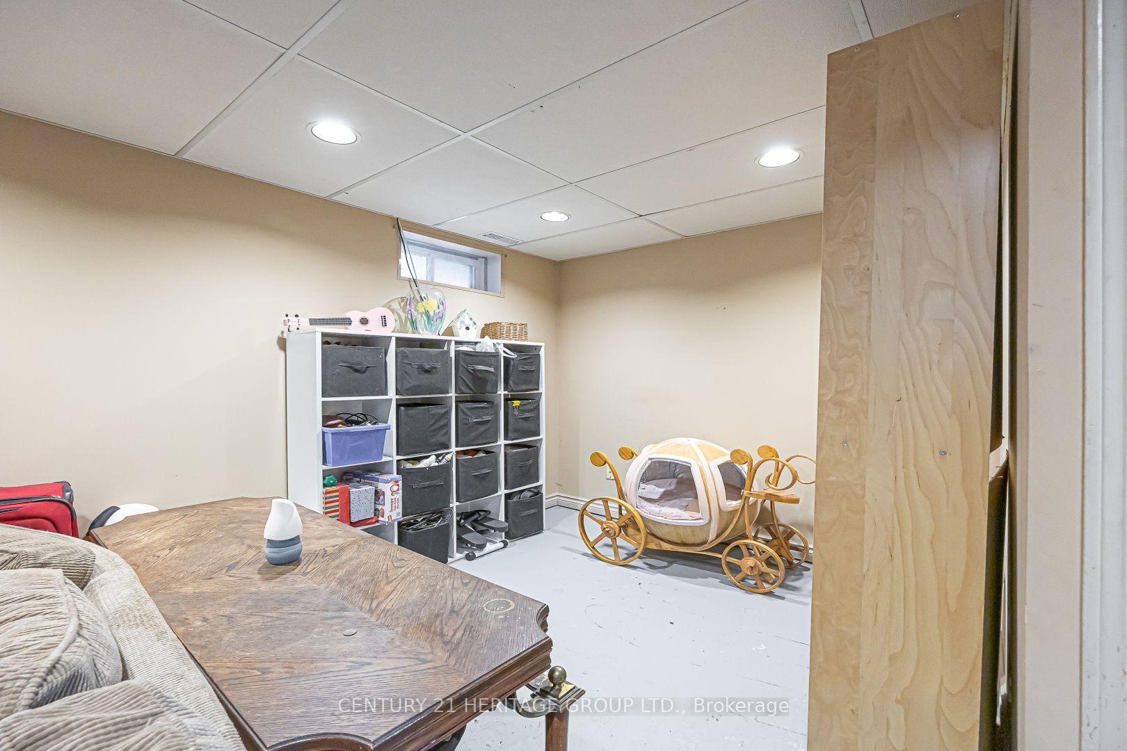 Photo 75 of 143 Thoms Crescent, Newmarket, Central Newmarket — HOMEH
