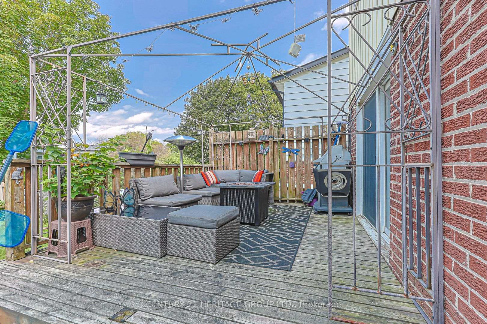 Photo 85 of 143 Thoms Crescent, Newmarket, Central Newmarket — HOMEH