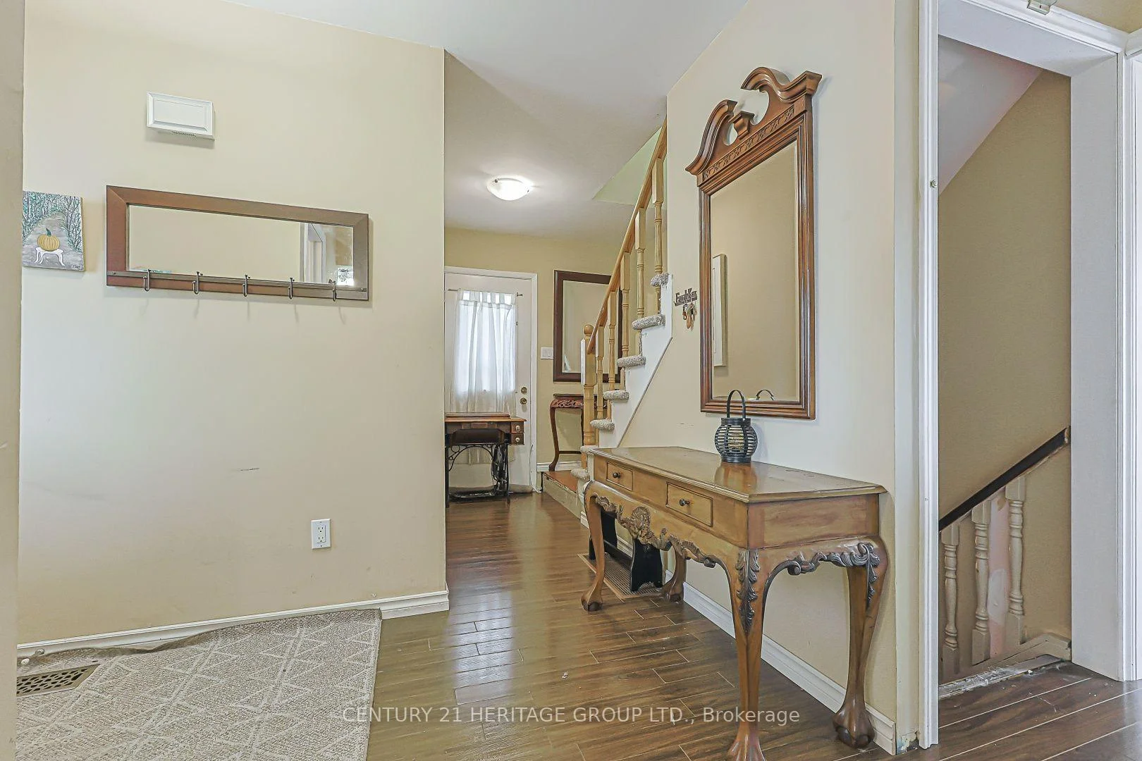 Photo 8 of 143 Thoms Crescent, Newmarket, Central Newmarket — HOMEH