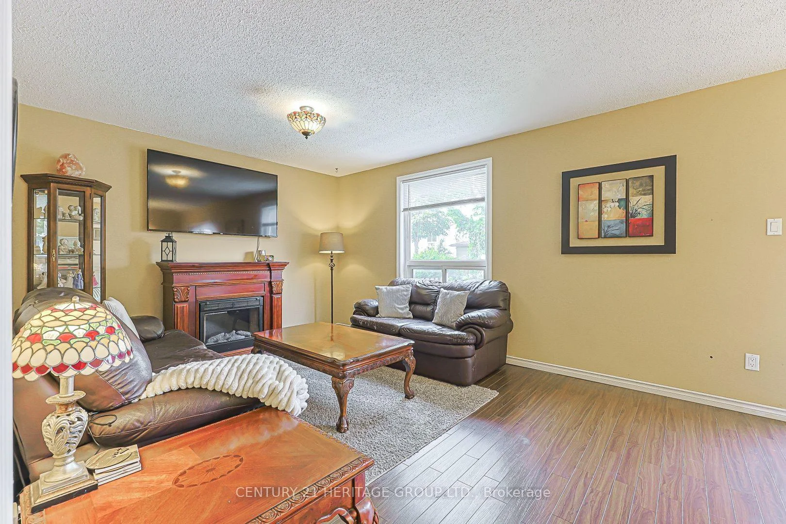 Photo 12 of 143 Thoms Crescent, Newmarket, Central Newmarket — HOMEH