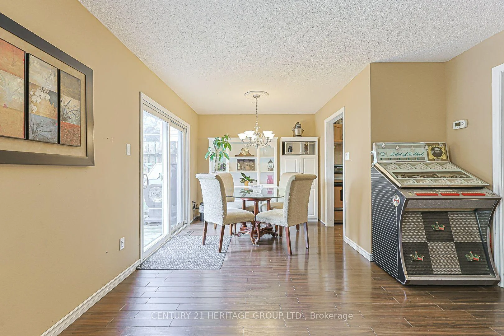 Photo 18 of 143 Thoms Crescent, Newmarket, Central Newmarket — HOMEH