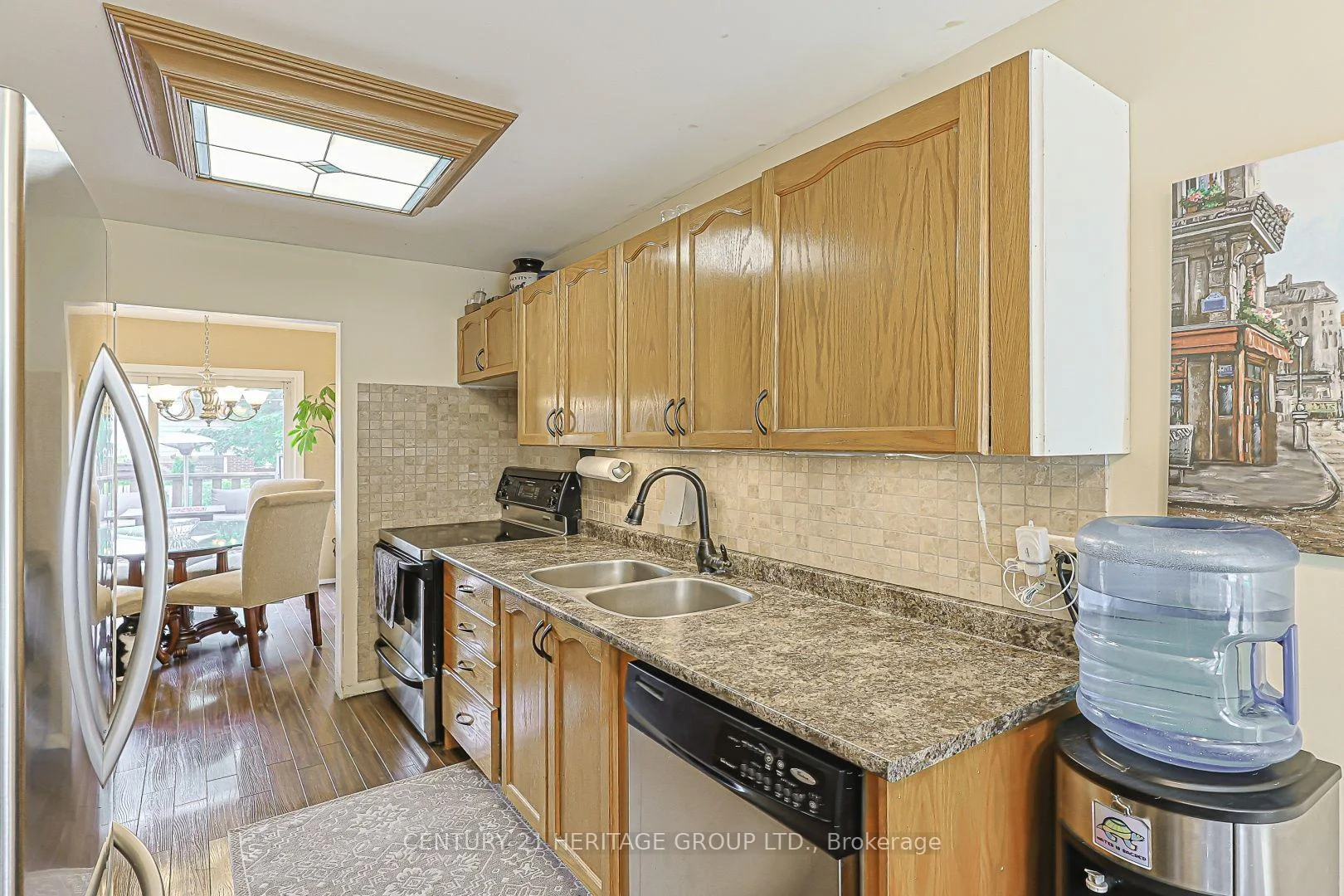 Photo 26 of 143 Thoms Crescent, Newmarket, Central Newmarket — HOMEH