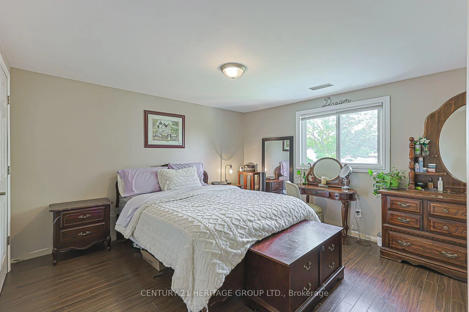 Photo 38 of 143 Thoms Crescent, Newmarket, Central Newmarket — HOMEH