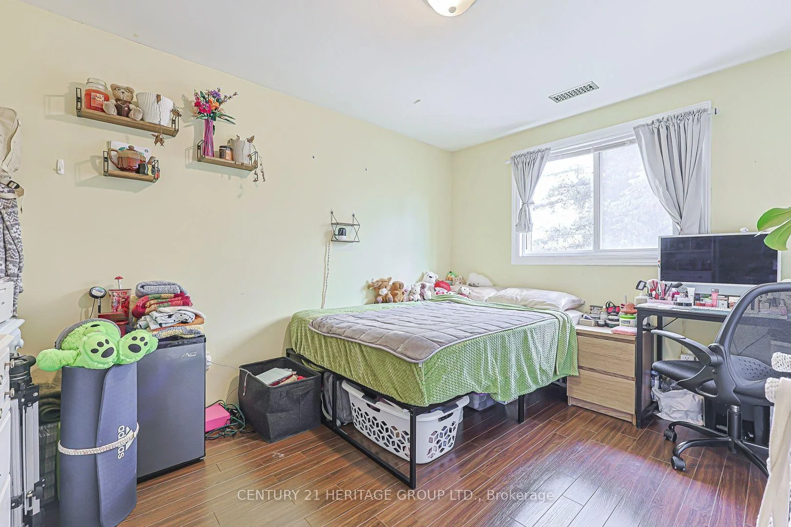 Photo 60 of 143 Thoms Crescent, Newmarket, Central Newmarket — HOMEH