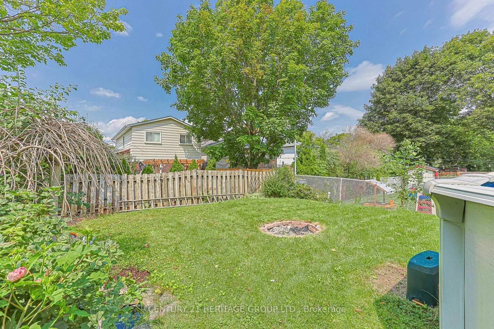 Photo 82 of 143 Thoms Crescent, Newmarket, Central Newmarket — HOMEH