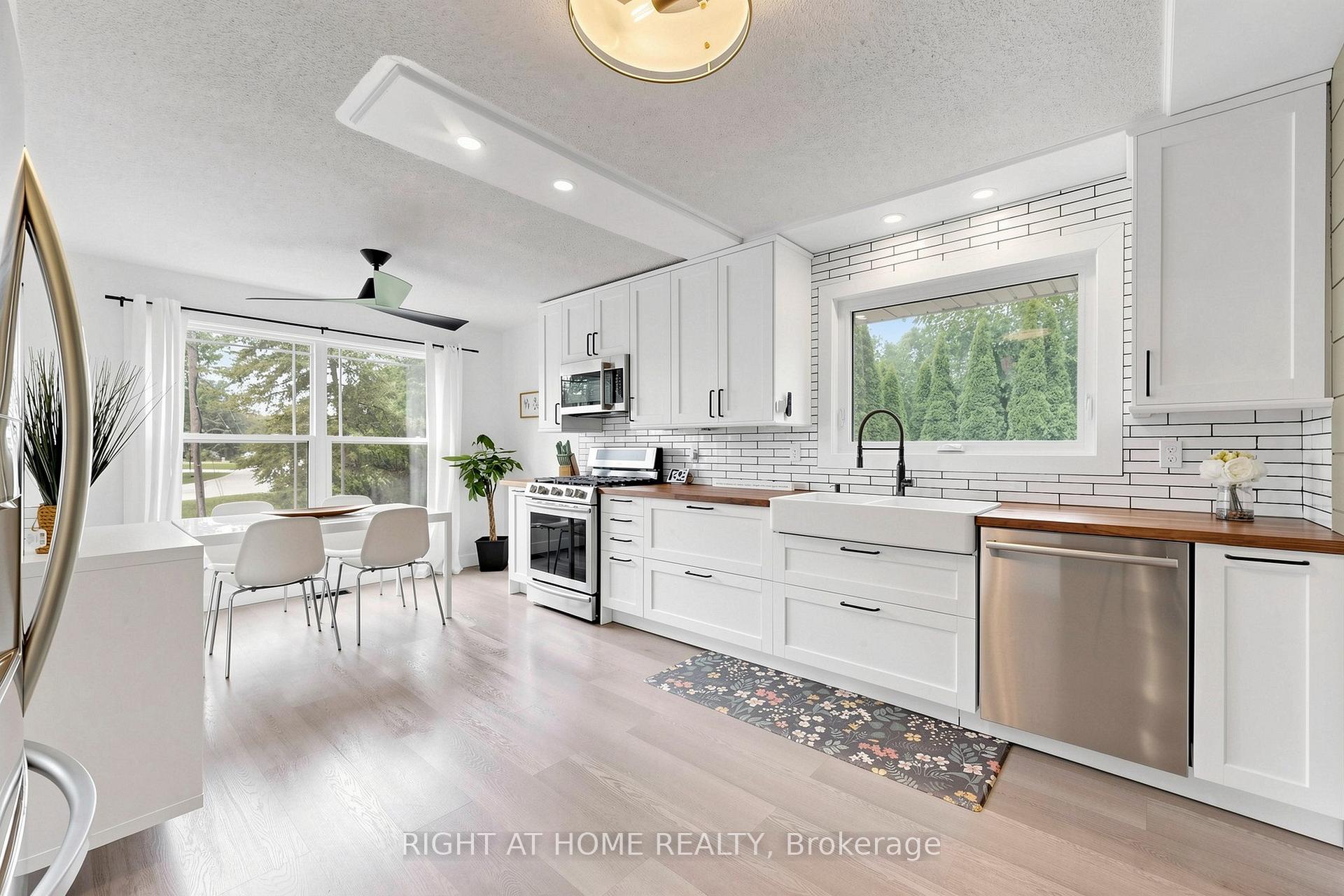 Photo 16 of 4 Waterbend Drive, Georgina, Keswick South — HOMEH
