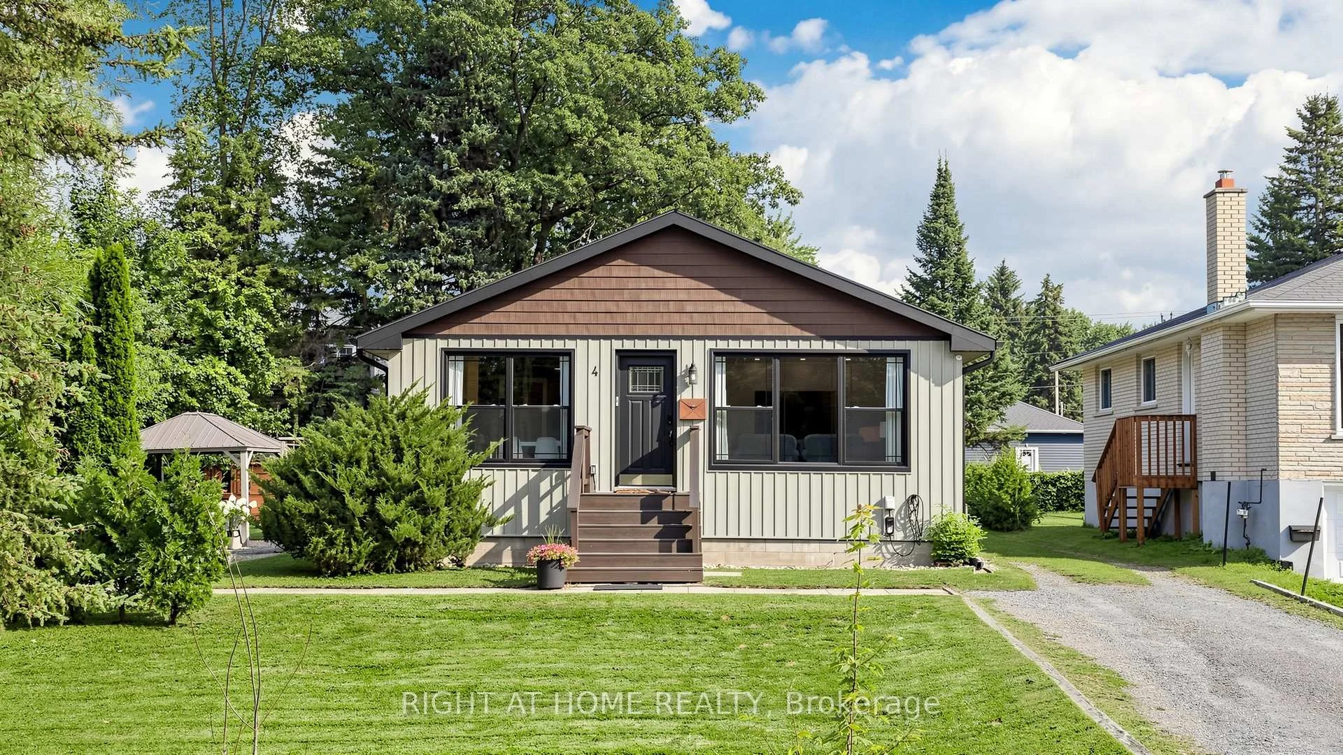 Photo 2 of 4 Waterbend Drive, Georgina, Keswick South — HOMEH
