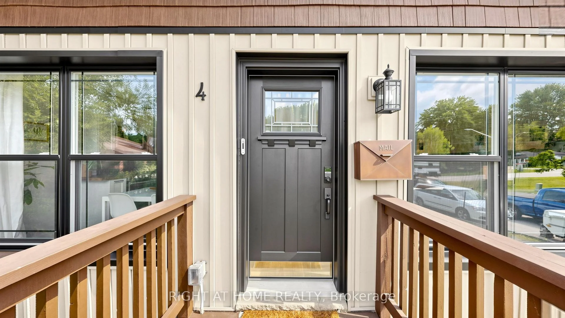 Photo 5 of 4 Waterbend Drive, Georgina, Keswick South — HOMEH