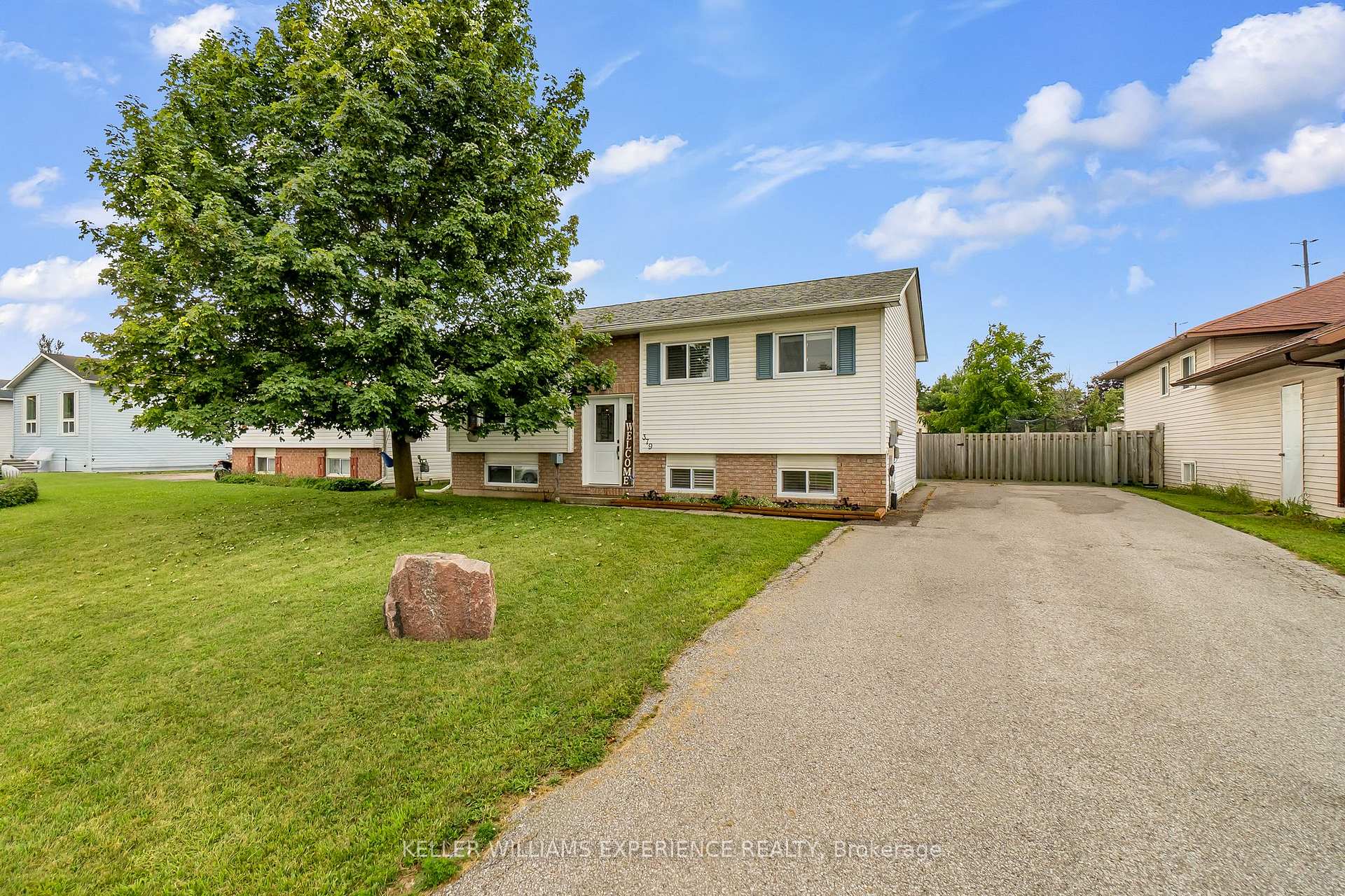 Photo 1 of 379 High Street, Orillia — HOMEH
