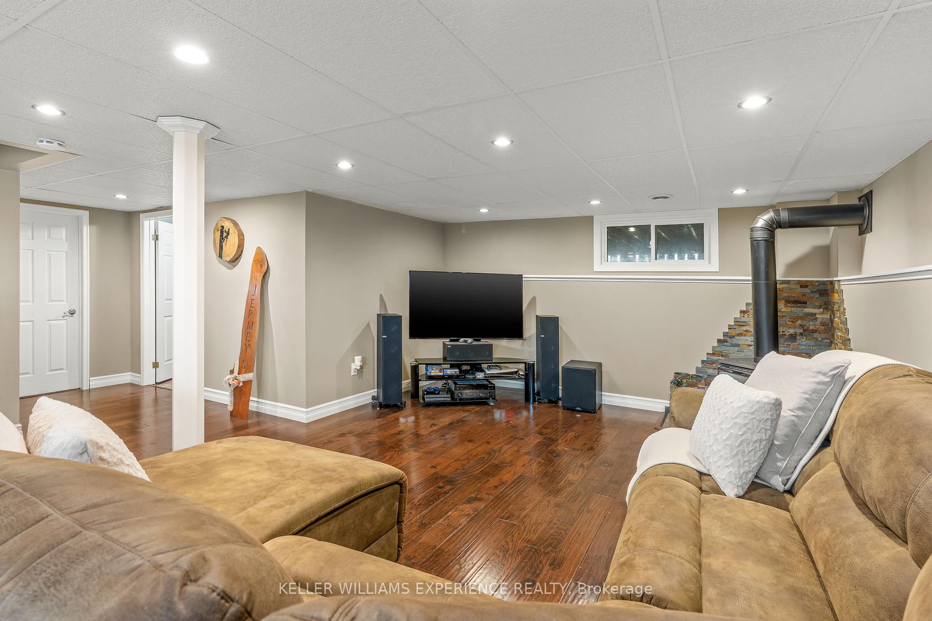 Photo 19 of 379 High Street, Orillia — HOMEH
