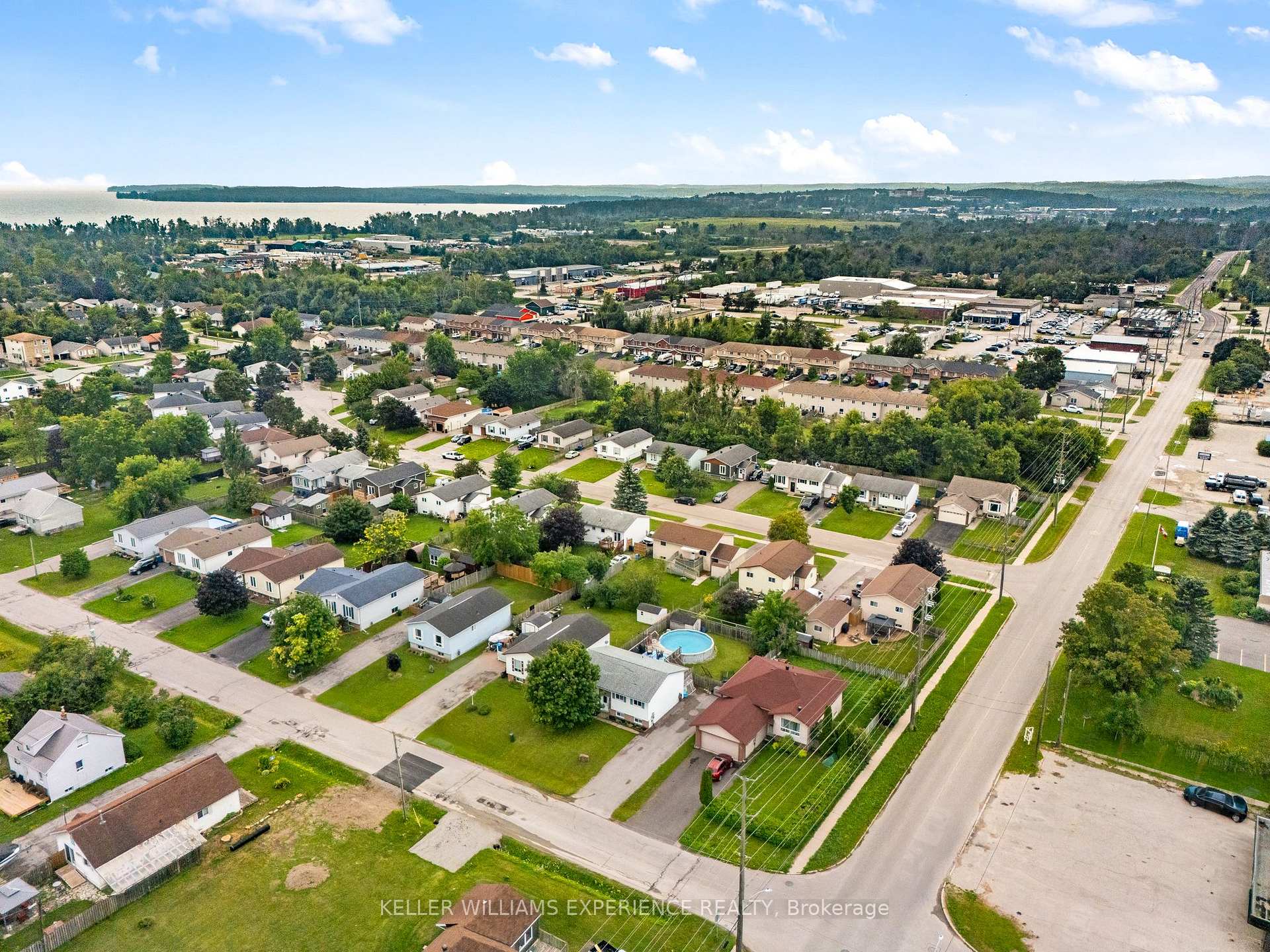 Photo 33 of 379 High Street, Orillia — HOMEH