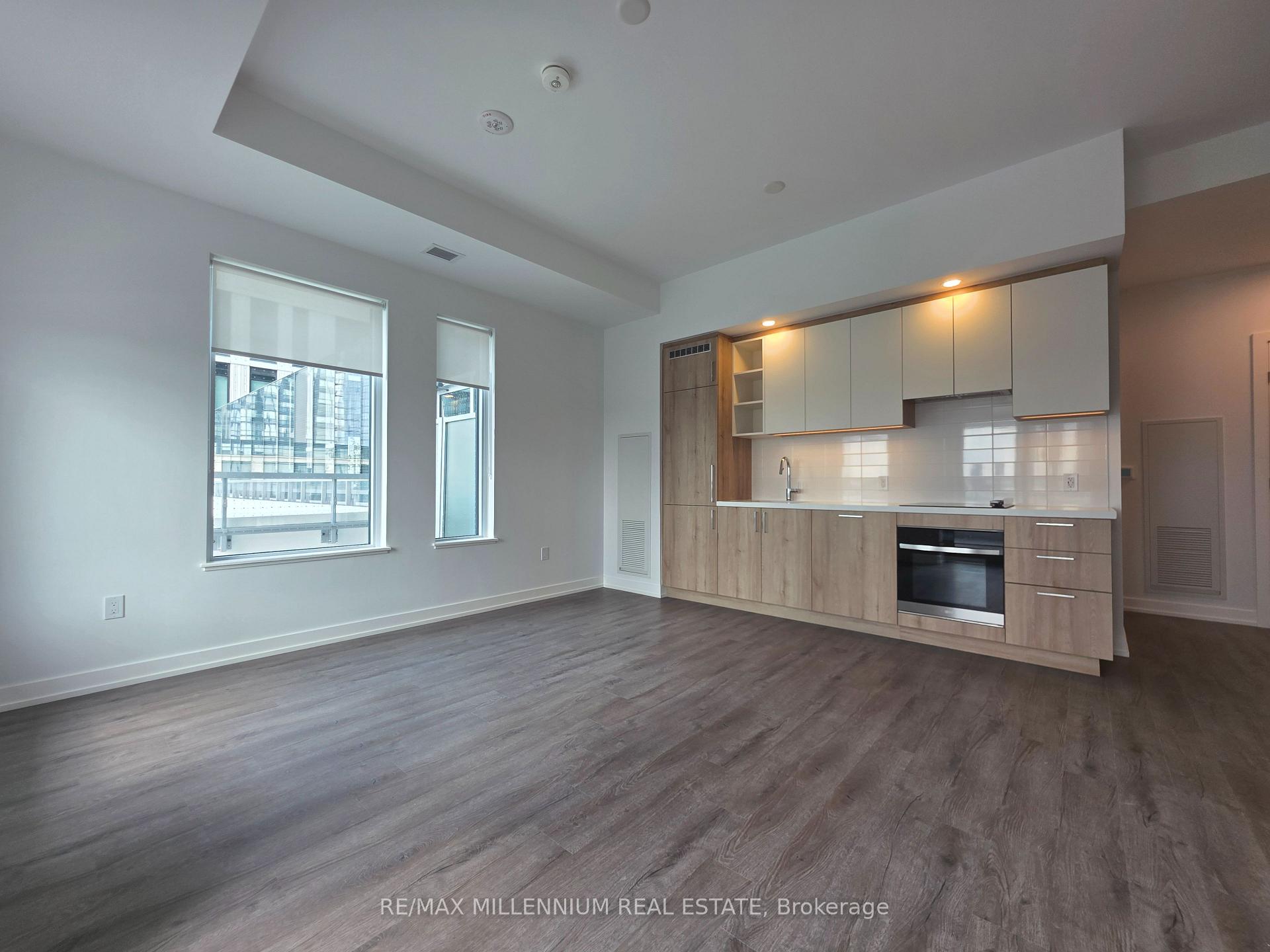 Photo 5 of Unit 306, 21 Meadowdale Road, Vaughan, Vaughan Corporate Centre — HOMEH
