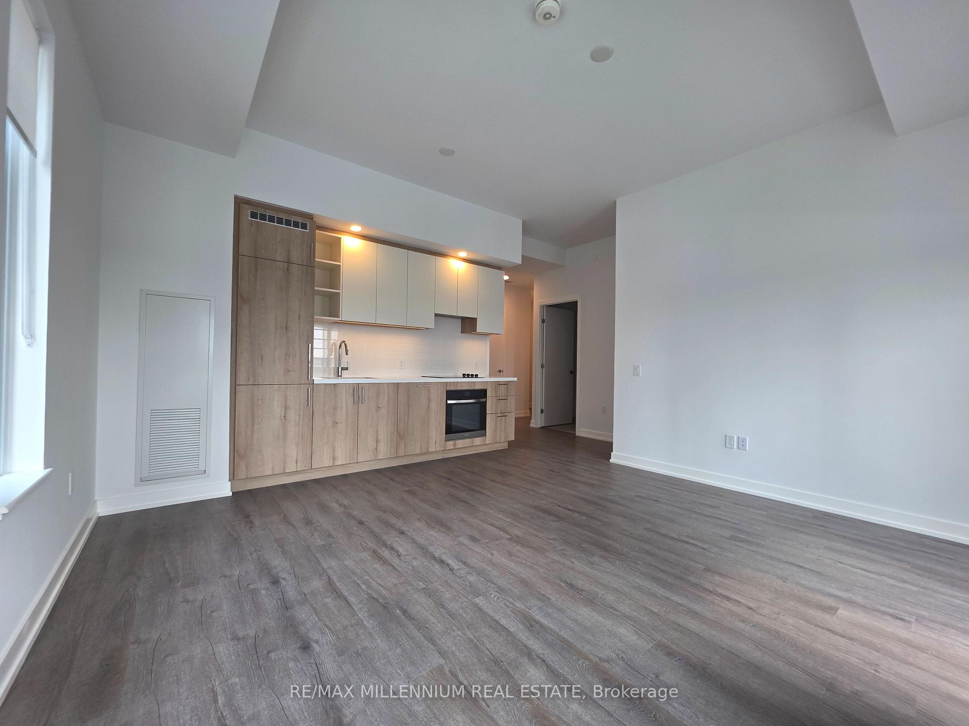 Photo 7 of Unit 306, 21 Meadowdale Road, Vaughan, Vaughan Corporate Centre — HOMEH