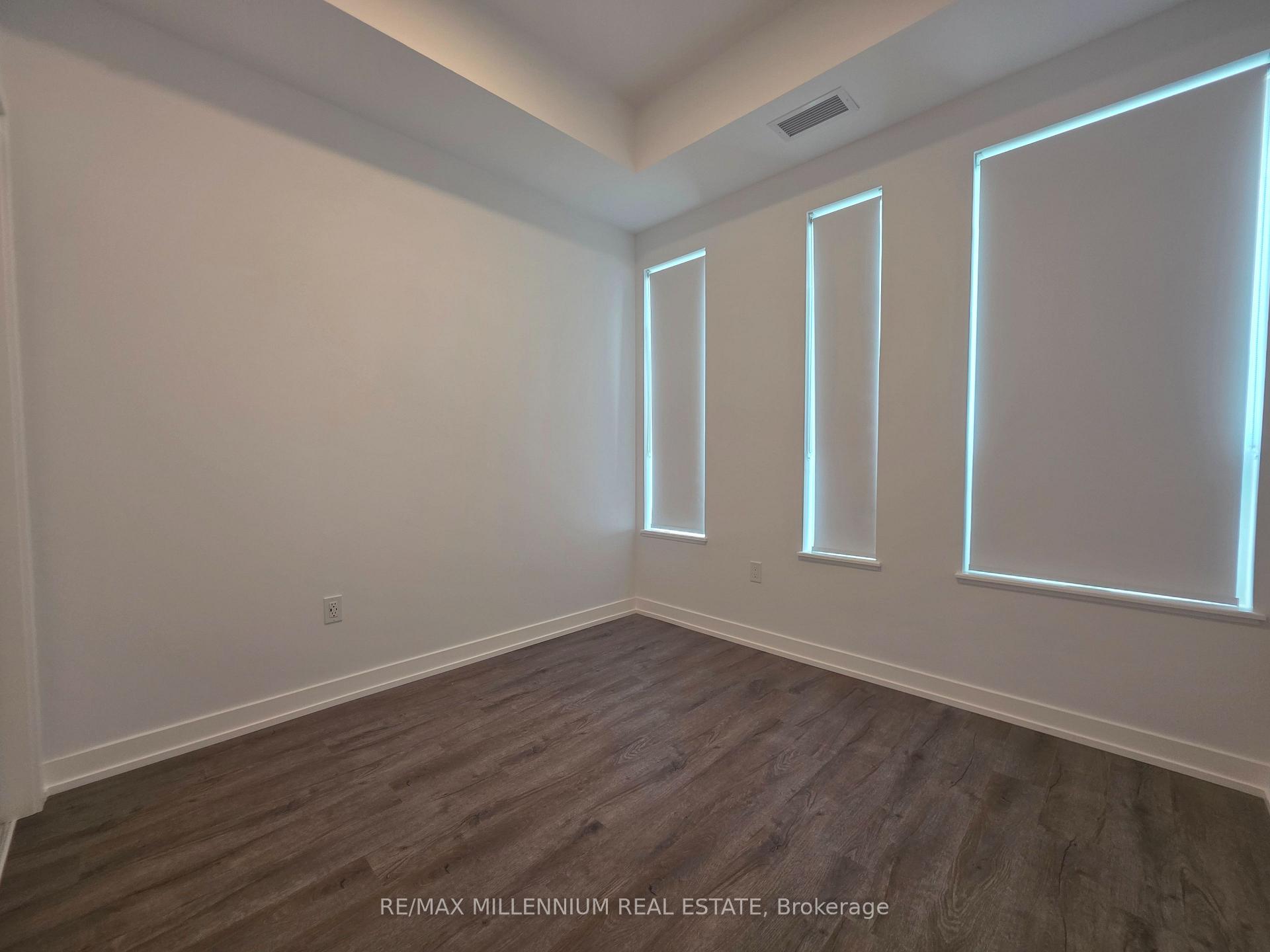 Photo 8 of Unit 306, 21 Meadowdale Road, Vaughan, Vaughan Corporate Centre — HOMEH