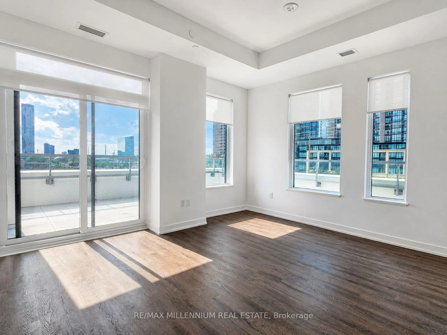 Photo 4 of Unit 306, 21 Meadowdale Road, Vaughan, Vaughan Corporate Centre — HOMEH