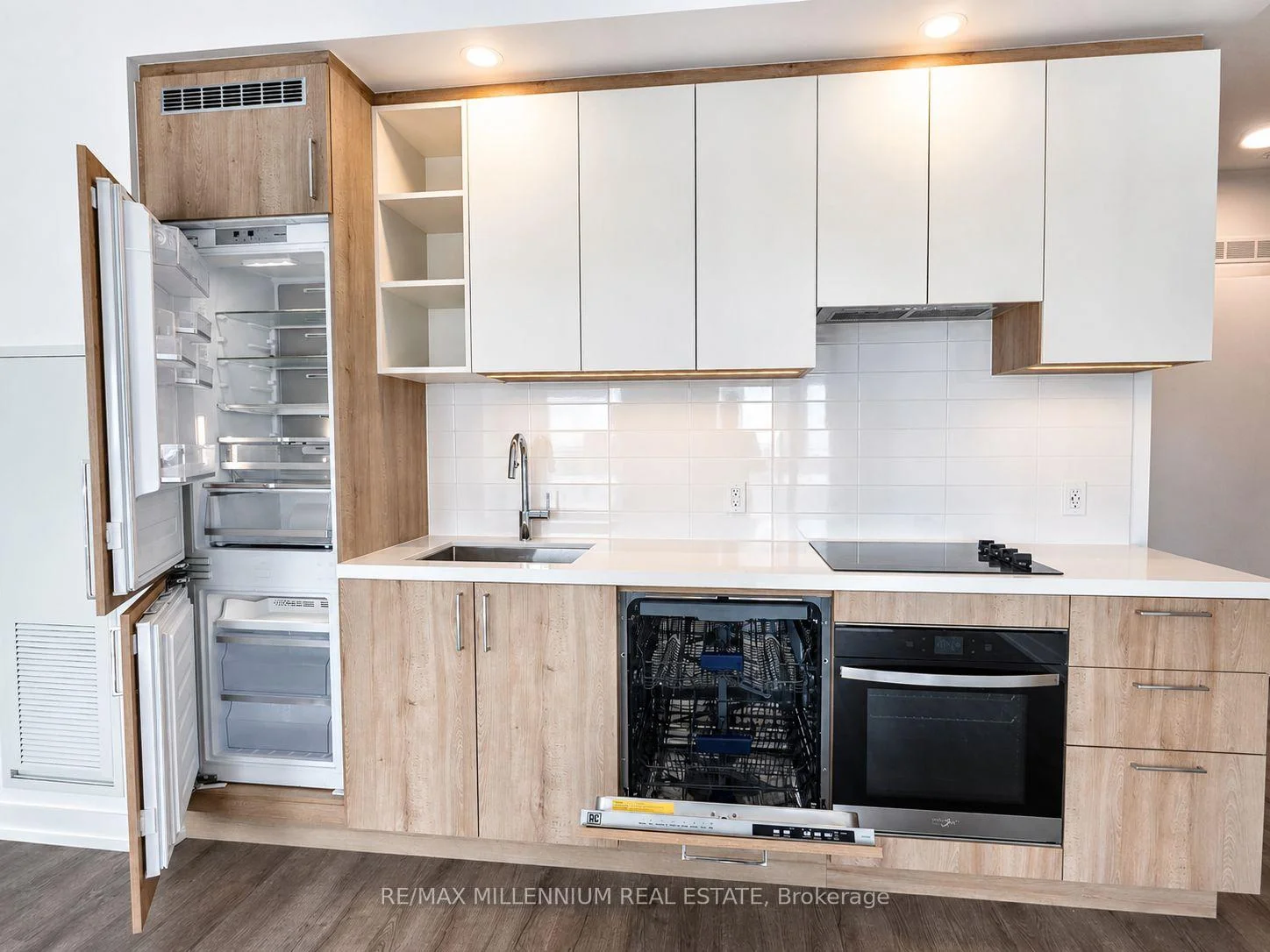 Photo 6 of Unit 306, 21 Meadowdale Road, Vaughan, Vaughan Corporate Centre — HOMEH