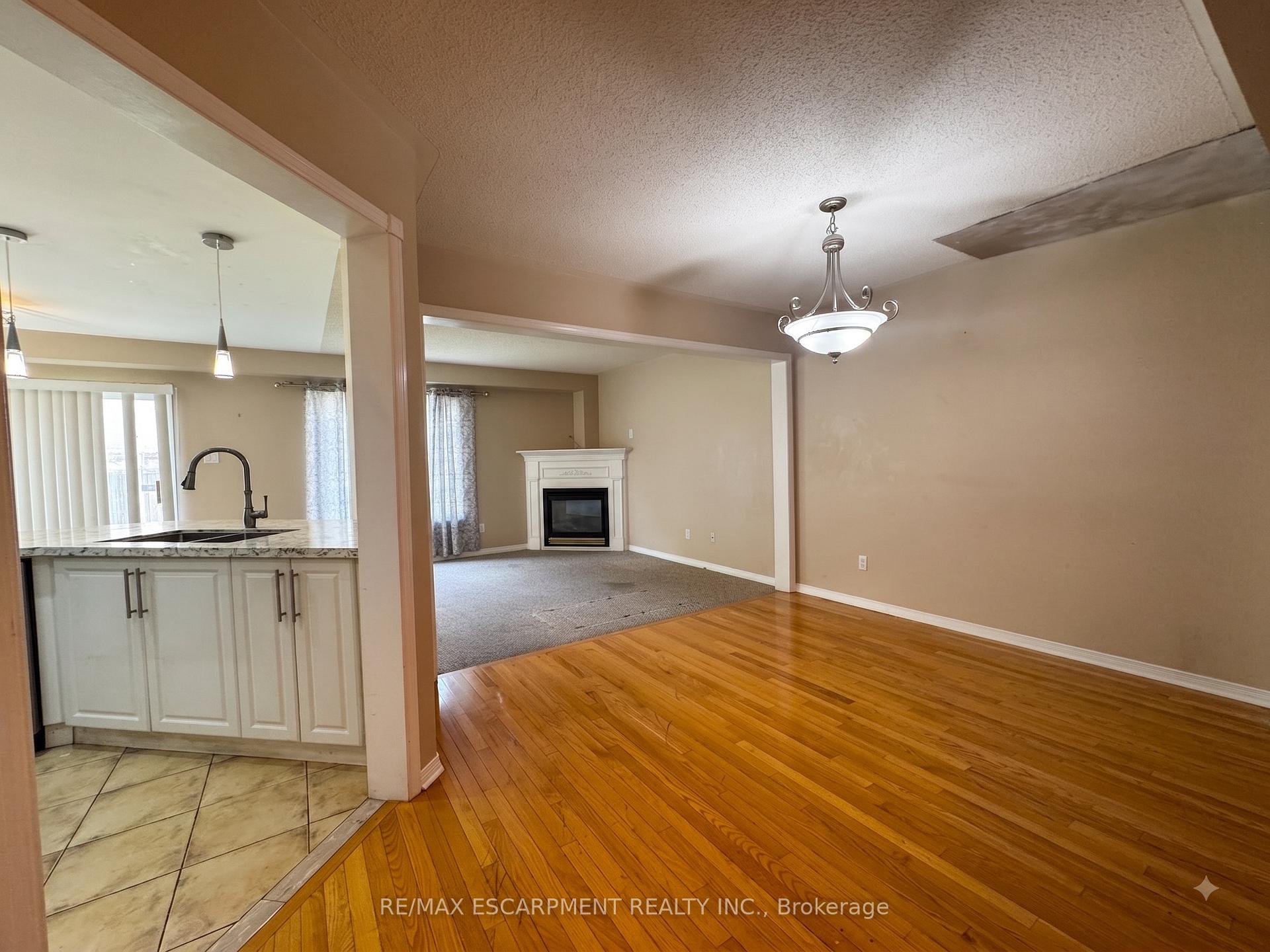 Photo 7 of 56 Peachleaf Crescent, Brampton, Fletcher's Meadow — HOMEH