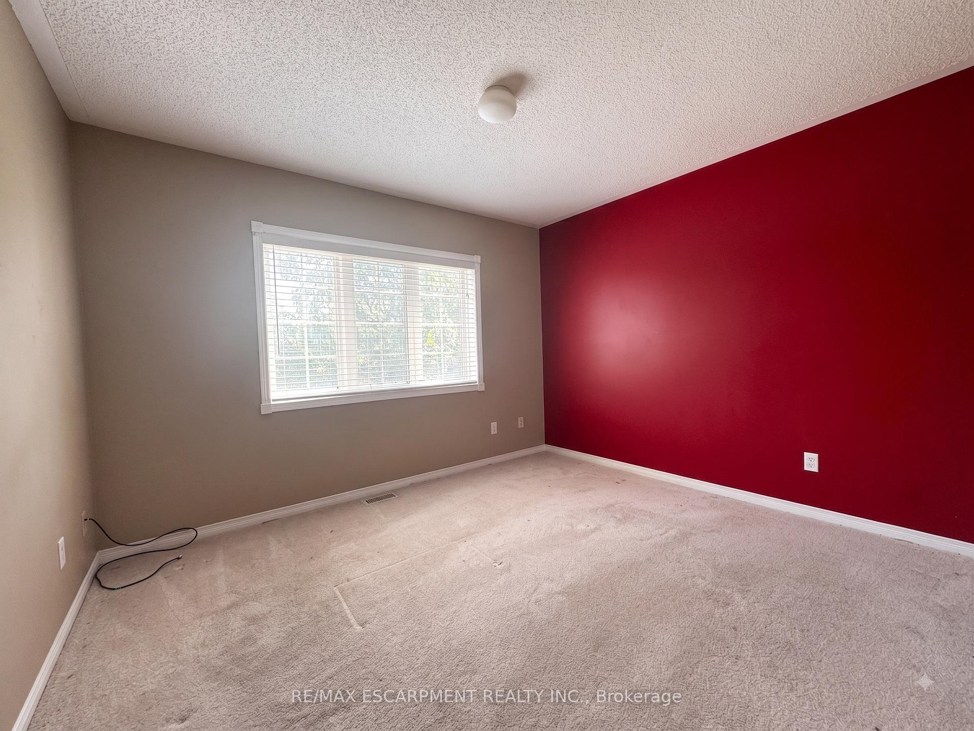 Photo 11 of 56 Peachleaf Crescent, Brampton, Fletcher's Meadow — HOMEH