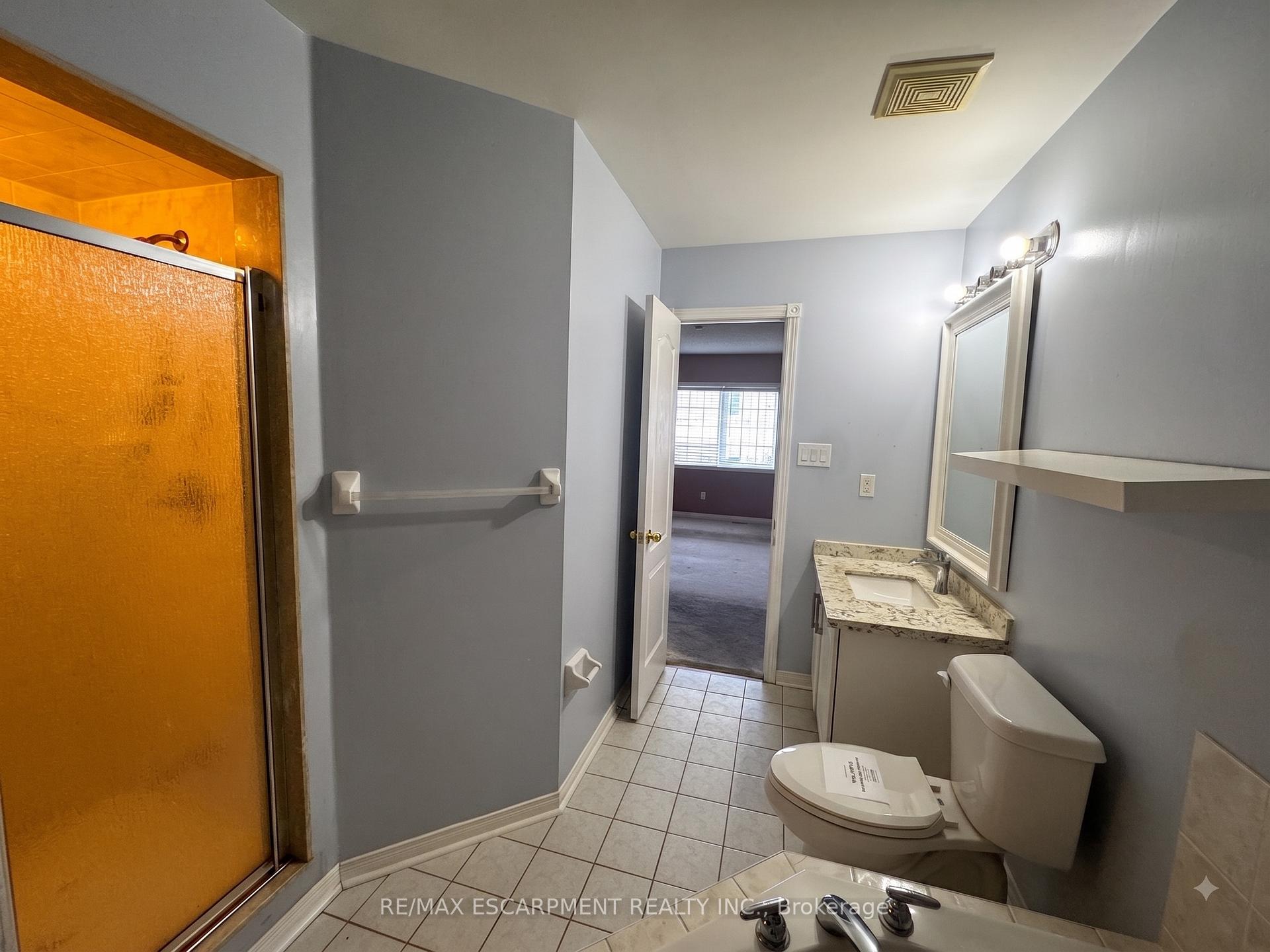 Photo 14 of 56 Peachleaf Crescent, Brampton, Fletcher's Meadow — HOMEH