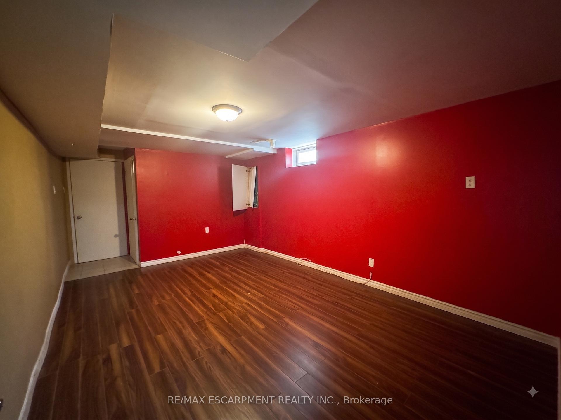 Photo 22 of 56 Peachleaf Crescent, Brampton, Fletcher's Meadow — HOMEH