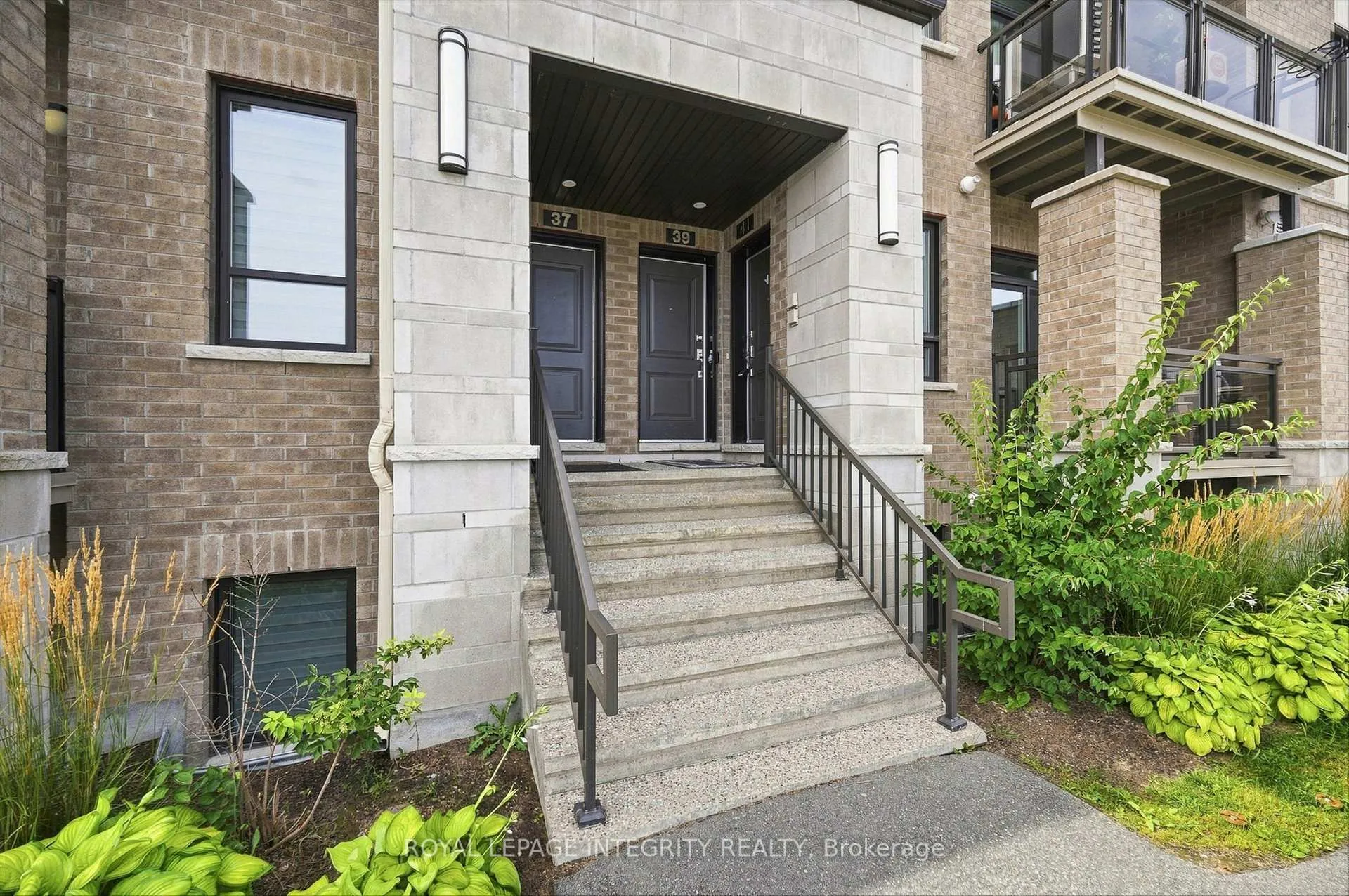 Photo 2 of 41 Carabiner Private, Ottawa, Mer Bleue/Bradley Estates/Anderson Park — HOMEH