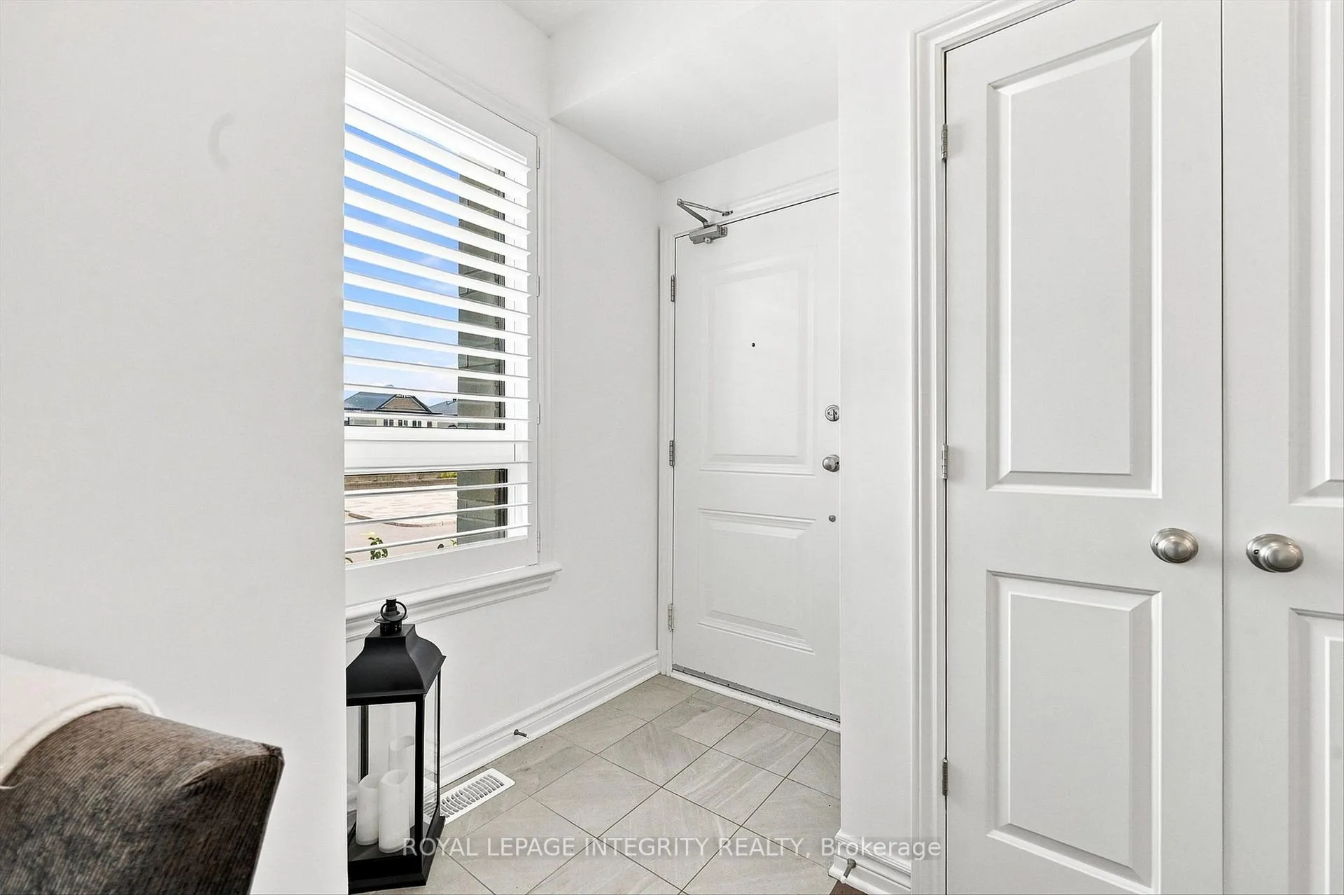 Photo 3 of 41 Carabiner Private, Ottawa, Mer Bleue/Bradley Estates/Anderson Park — HOMEH