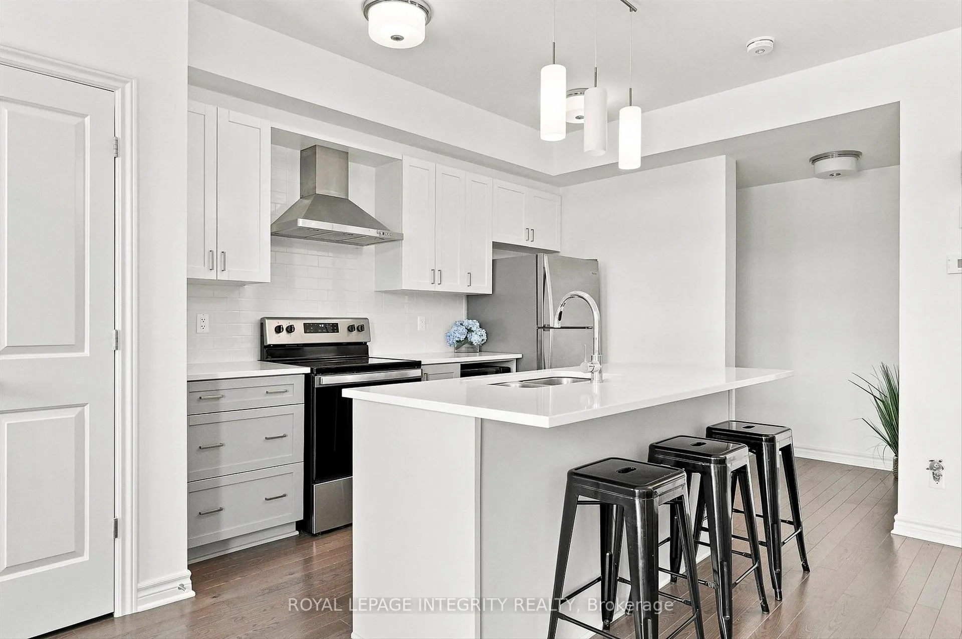 Photo 5 of 41 Carabiner Private, Ottawa, Mer Bleue/Bradley Estates/Anderson Park — HOMEH