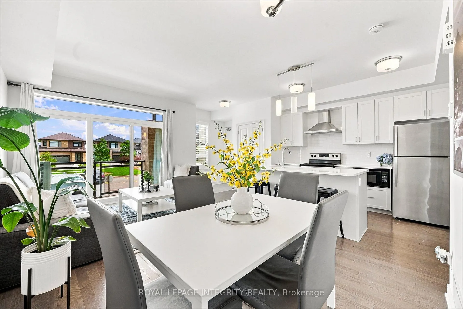 Photo 11 of 41 Carabiner Private, Ottawa, Mer Bleue/Bradley Estates/Anderson Park — HOMEH