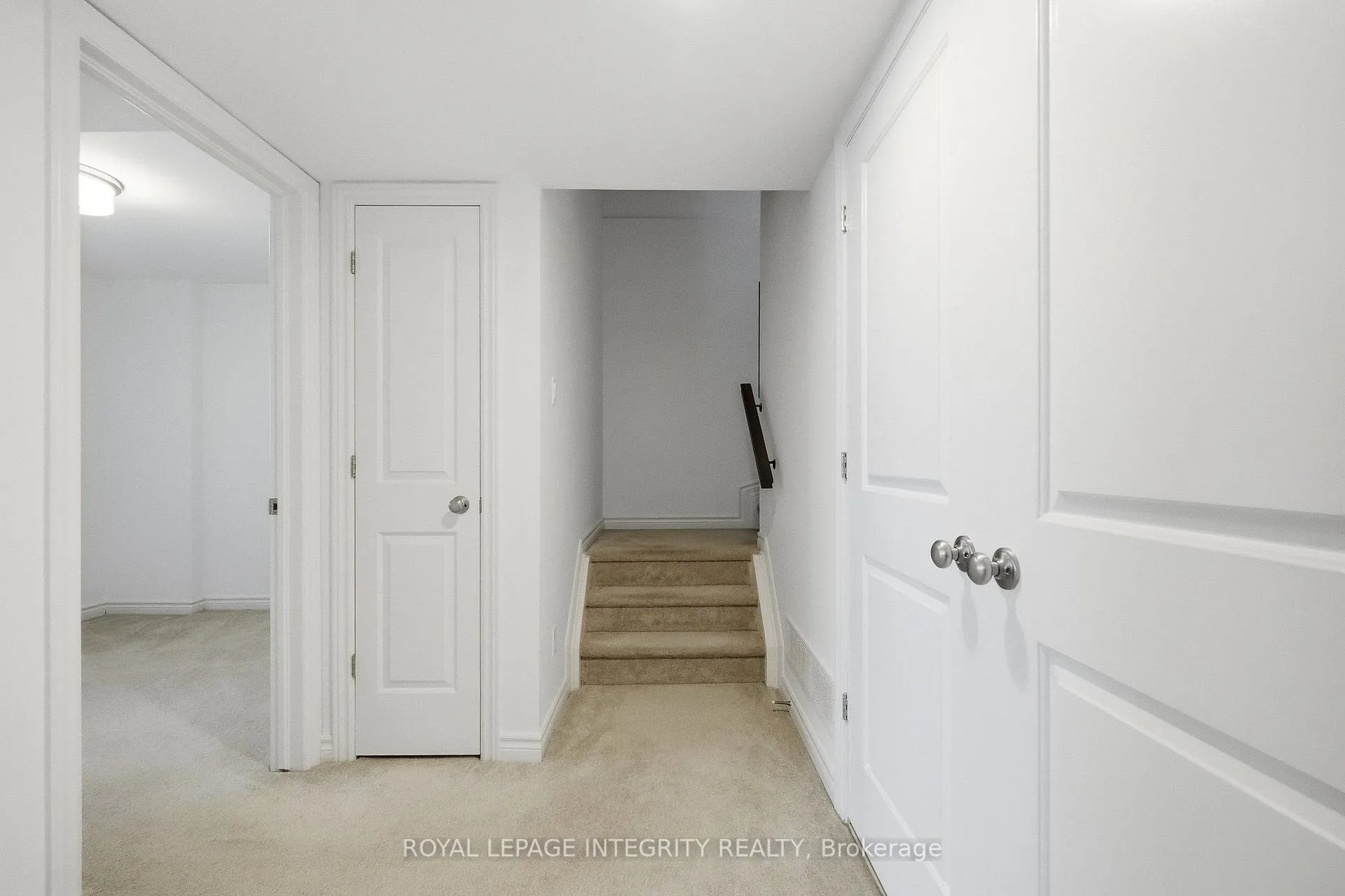 Photo 23 of 41 Carabiner Private, Ottawa, Mer Bleue/Bradley Estates/Anderson Park — HOMEH