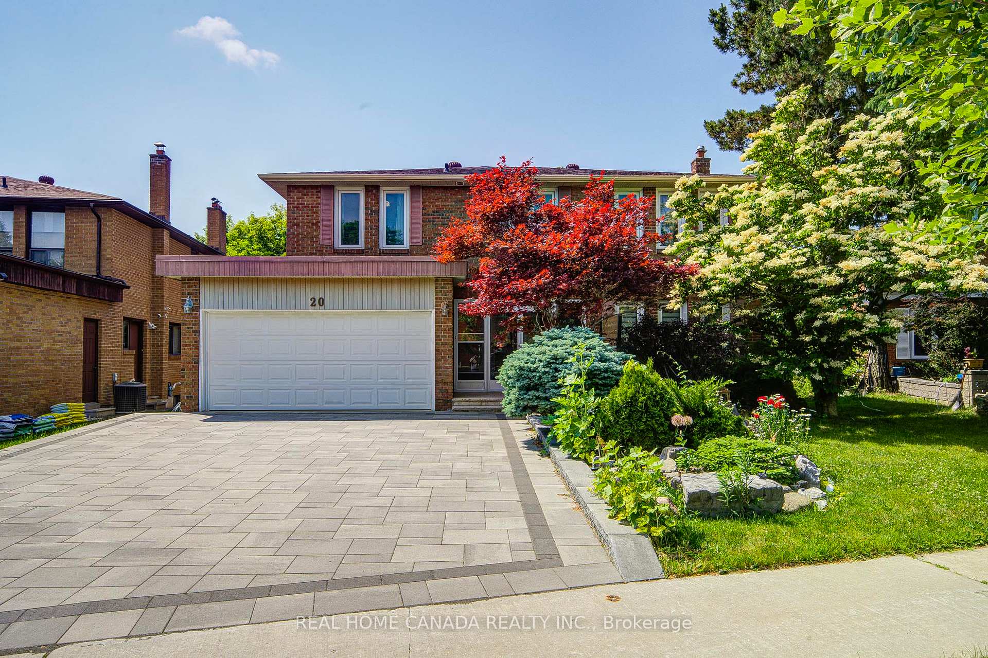 Photo 2 of 20 Saddletree Drive, North York, Bayview Woods-Steeles — HOMEH