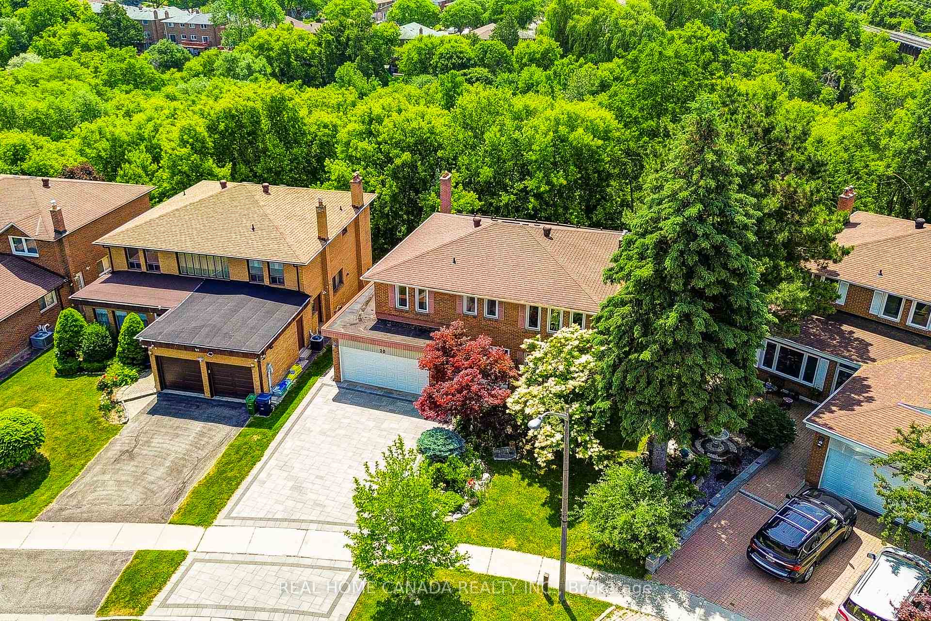 Photo 4 of 20 Saddletree Drive, North York, Bayview Woods-Steeles — HOMEH
