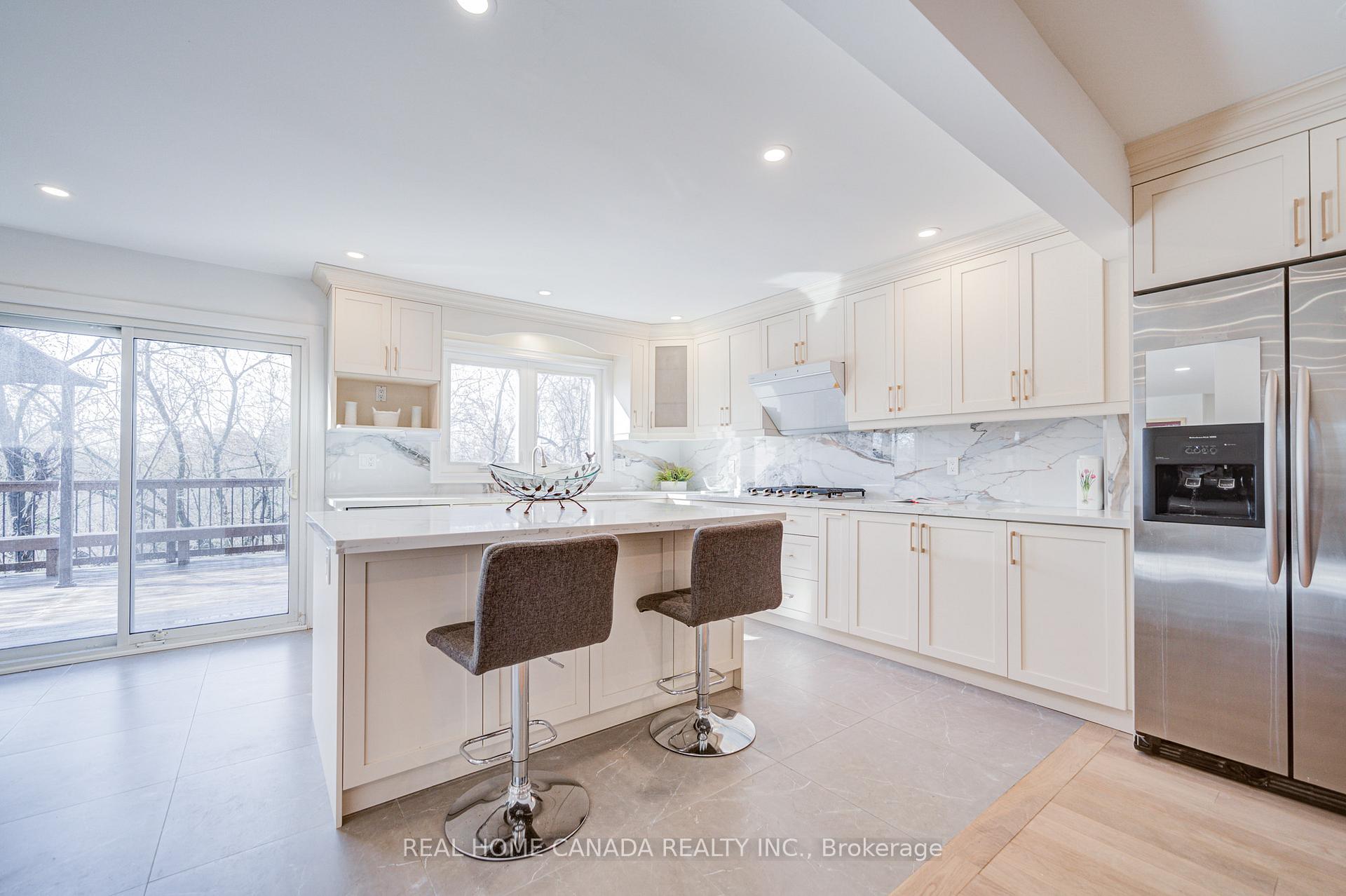 Photo 12 of 20 Saddletree Drive, North York, Bayview Woods-Steeles — HOMEH