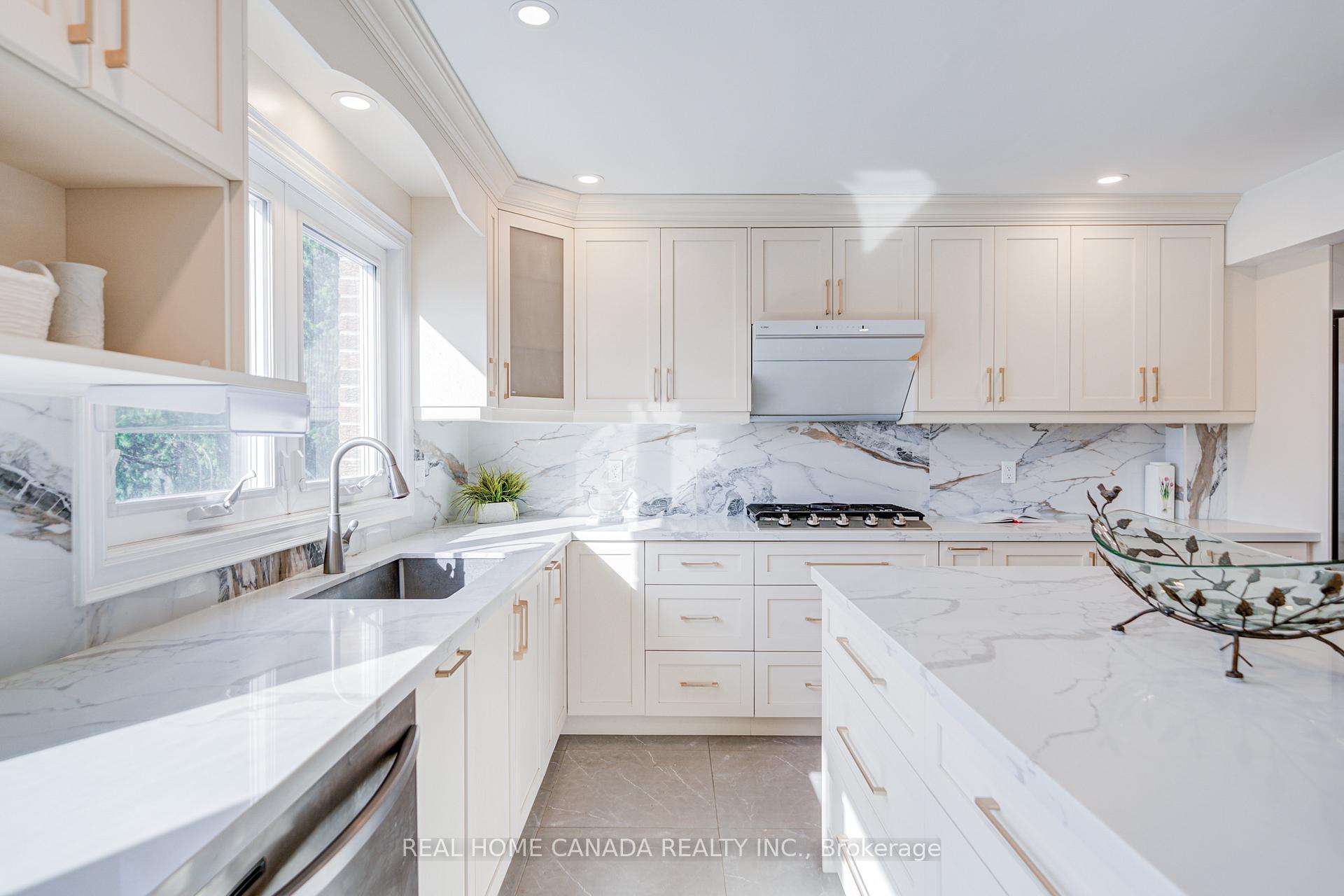 Photo 15 of 20 Saddletree Drive, North York, Bayview Woods-Steeles — HOMEH