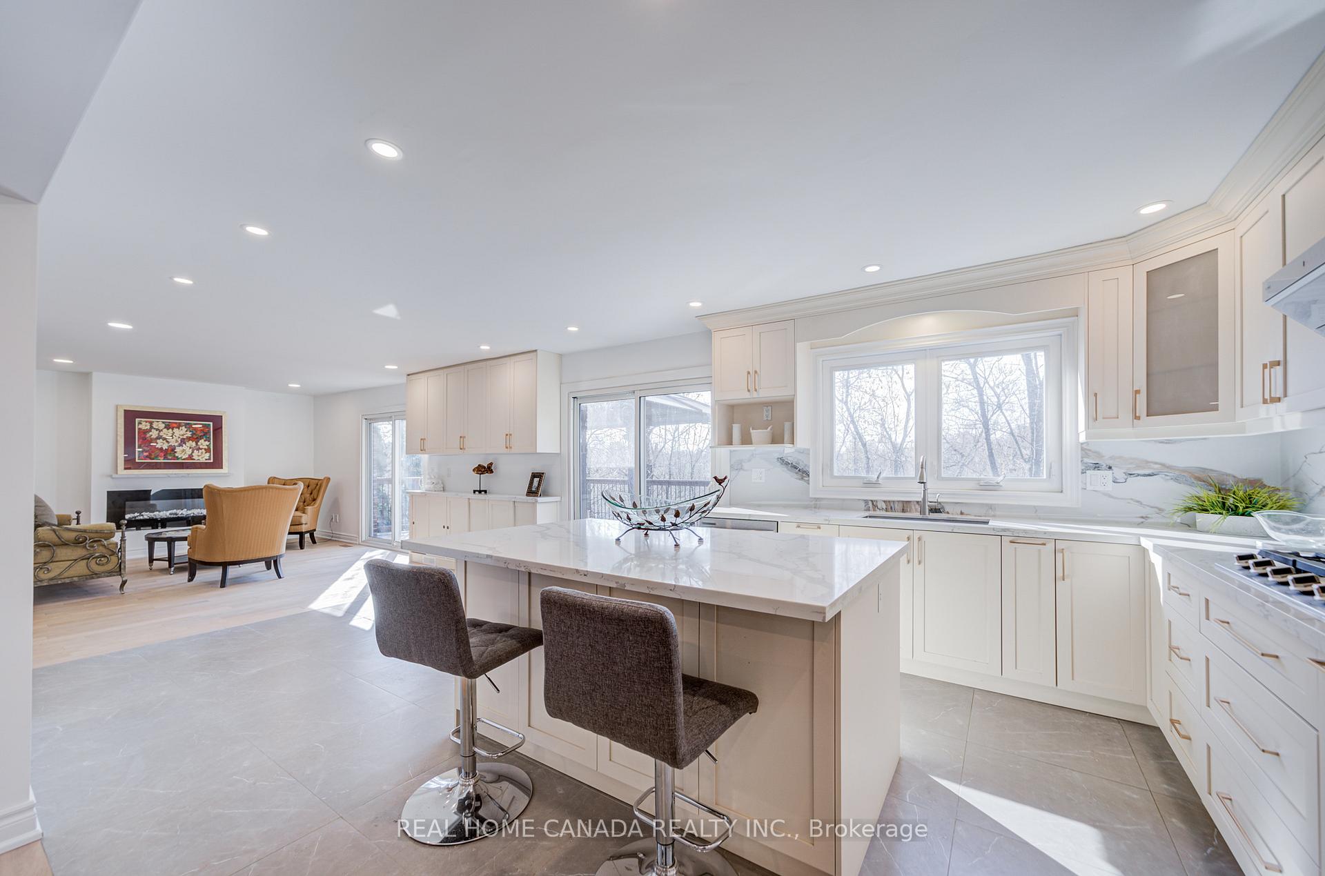 Photo 16 of 20 Saddletree Drive, North York, Bayview Woods-Steeles — HOMEH