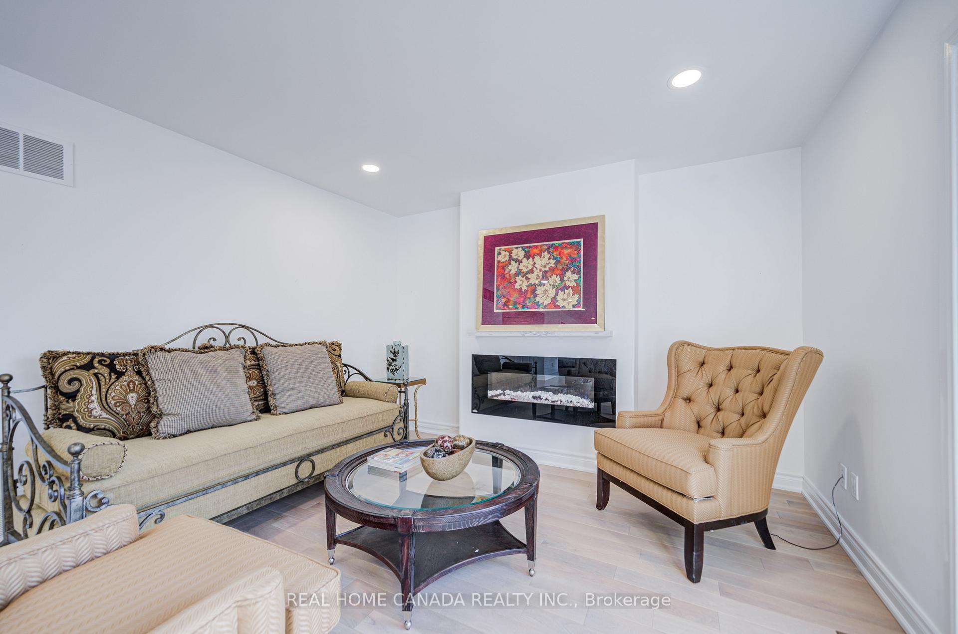 Photo 20 of 20 Saddletree Drive, North York, Bayview Woods-Steeles — HOMEH