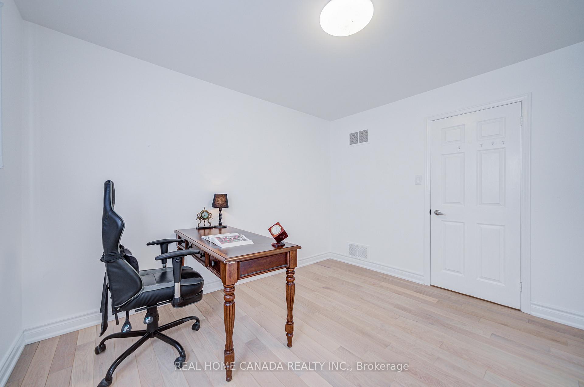 Photo 24 of 20 Saddletree Drive, North York, Bayview Woods-Steeles — HOMEH