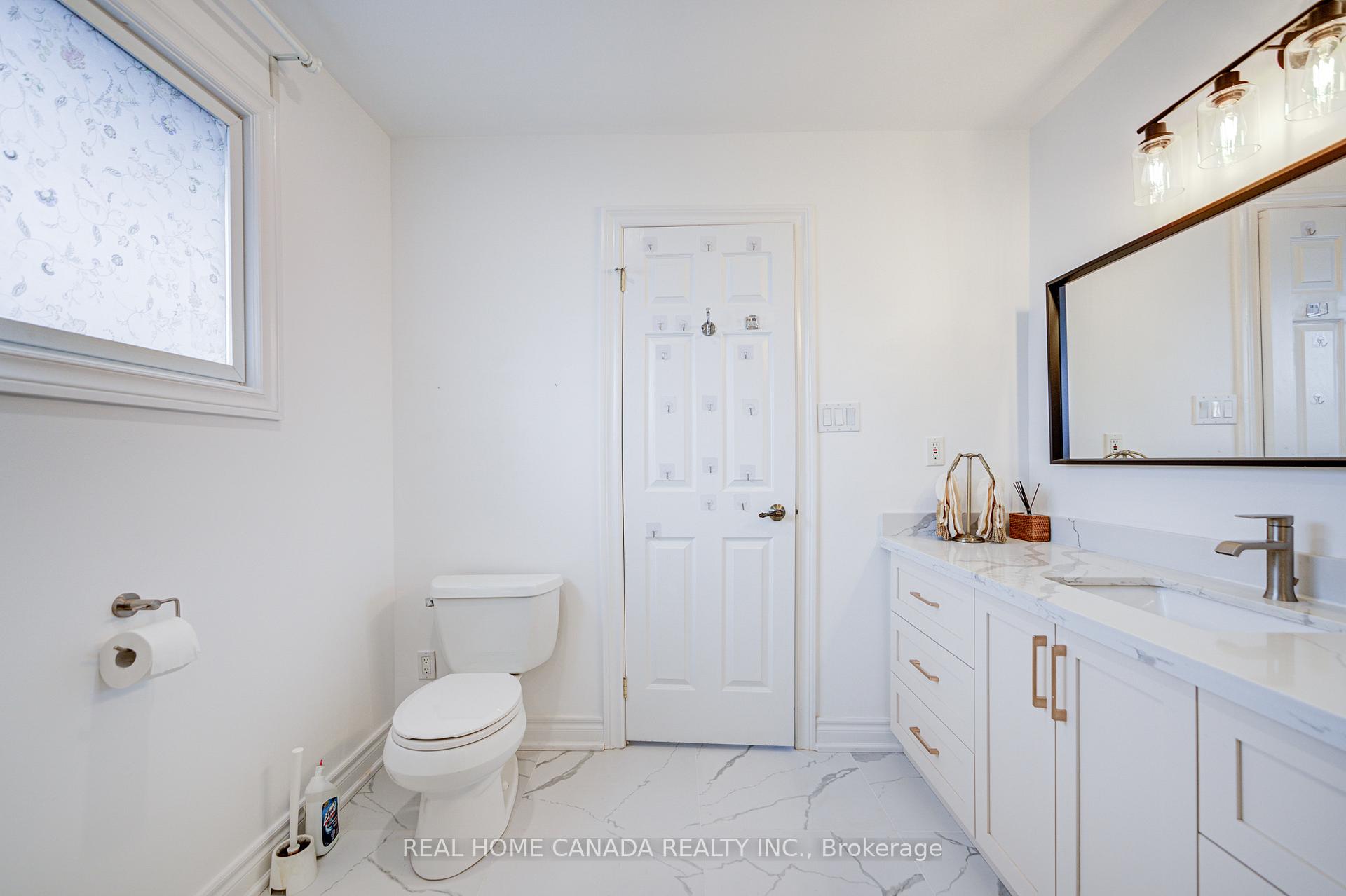 Photo 30 of 20 Saddletree Drive, North York, Bayview Woods-Steeles — HOMEH